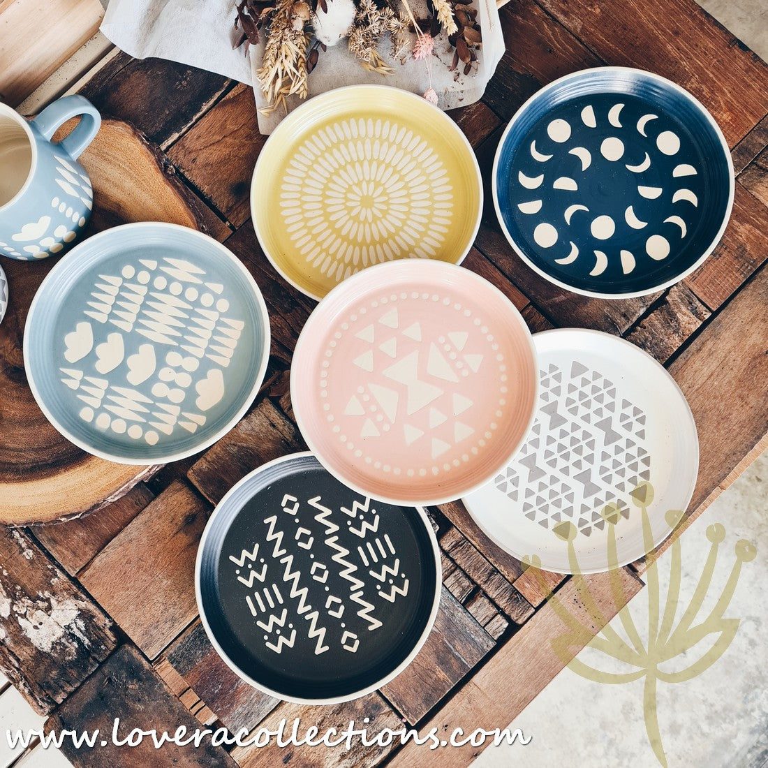 Groovy Embossed Dinnerware Set - 70% Off Clearance Sale | Elegant Tableware for Parties, Weddings & Home Decor