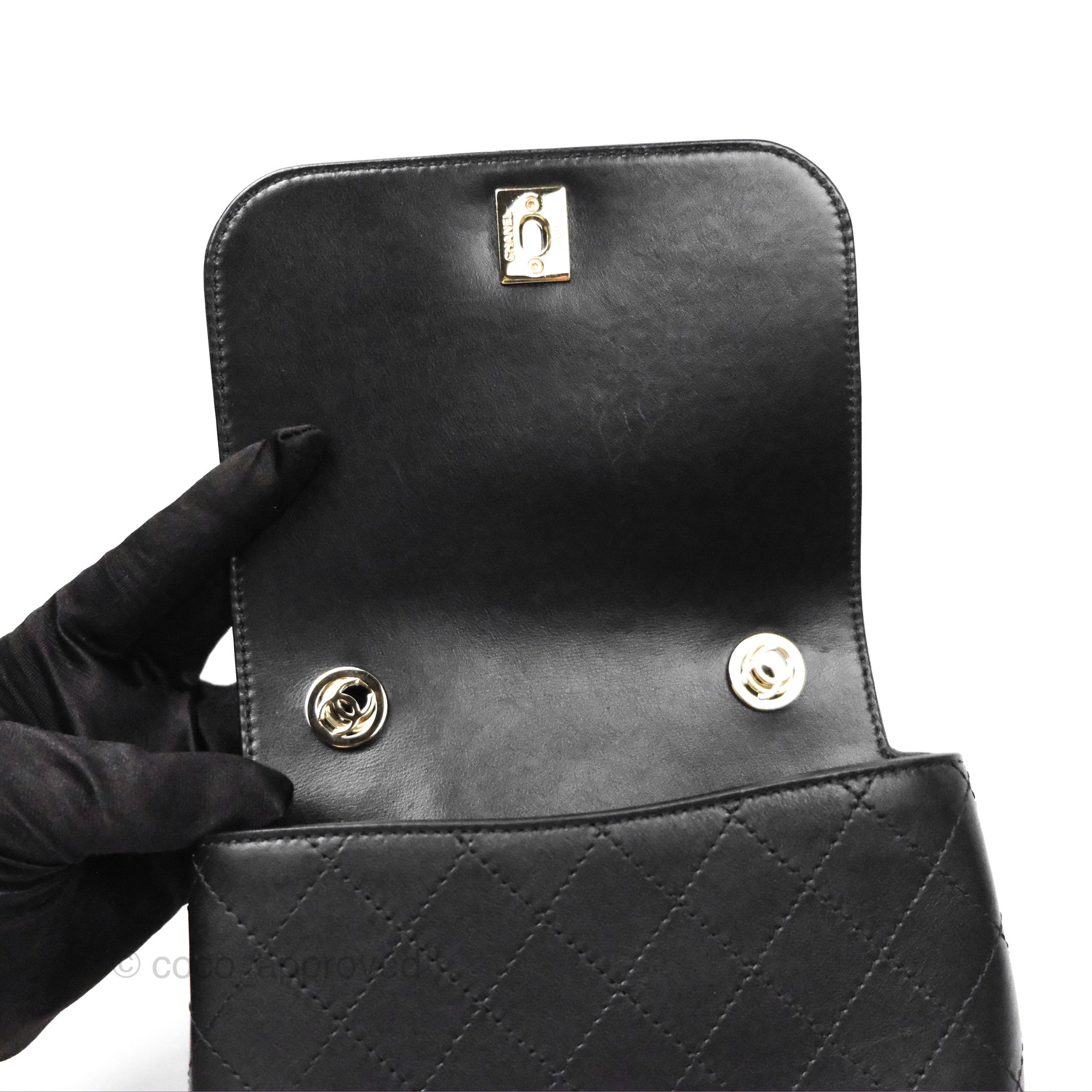 Authentic Chanel Small Flap Bag in Black Calfskin Leather - Perfect for Evening Events & Luxury Fashion Accessories