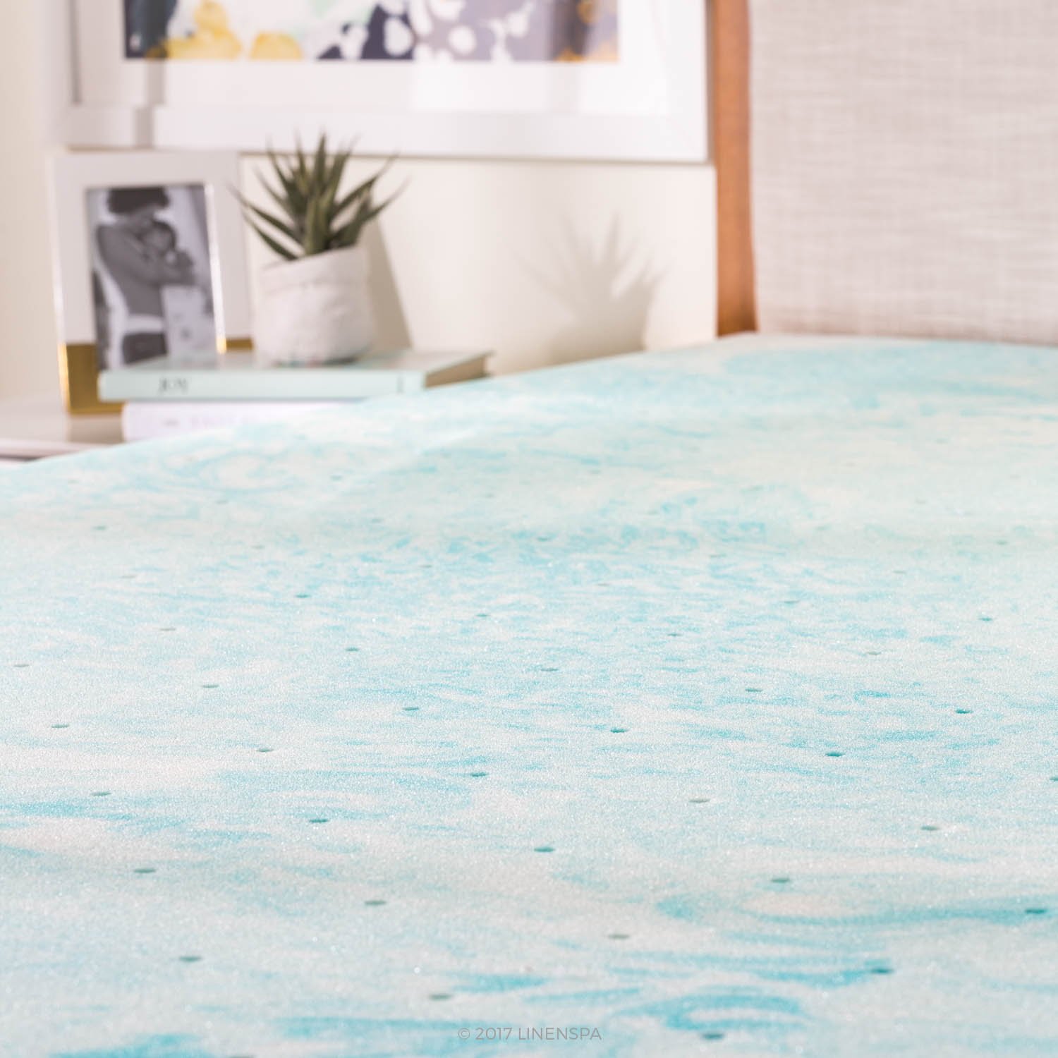 LINENSPA 3 Inch Gel Swirl Memory Foam Mattress Topper - Queen Size Cooling Gel Infused Pressure Relief Mattress Pad - CertiPUR-US Certified for Back Pain & Hot Sleepers - Perfect for Bedroom, Guest Room & Dorm Use
