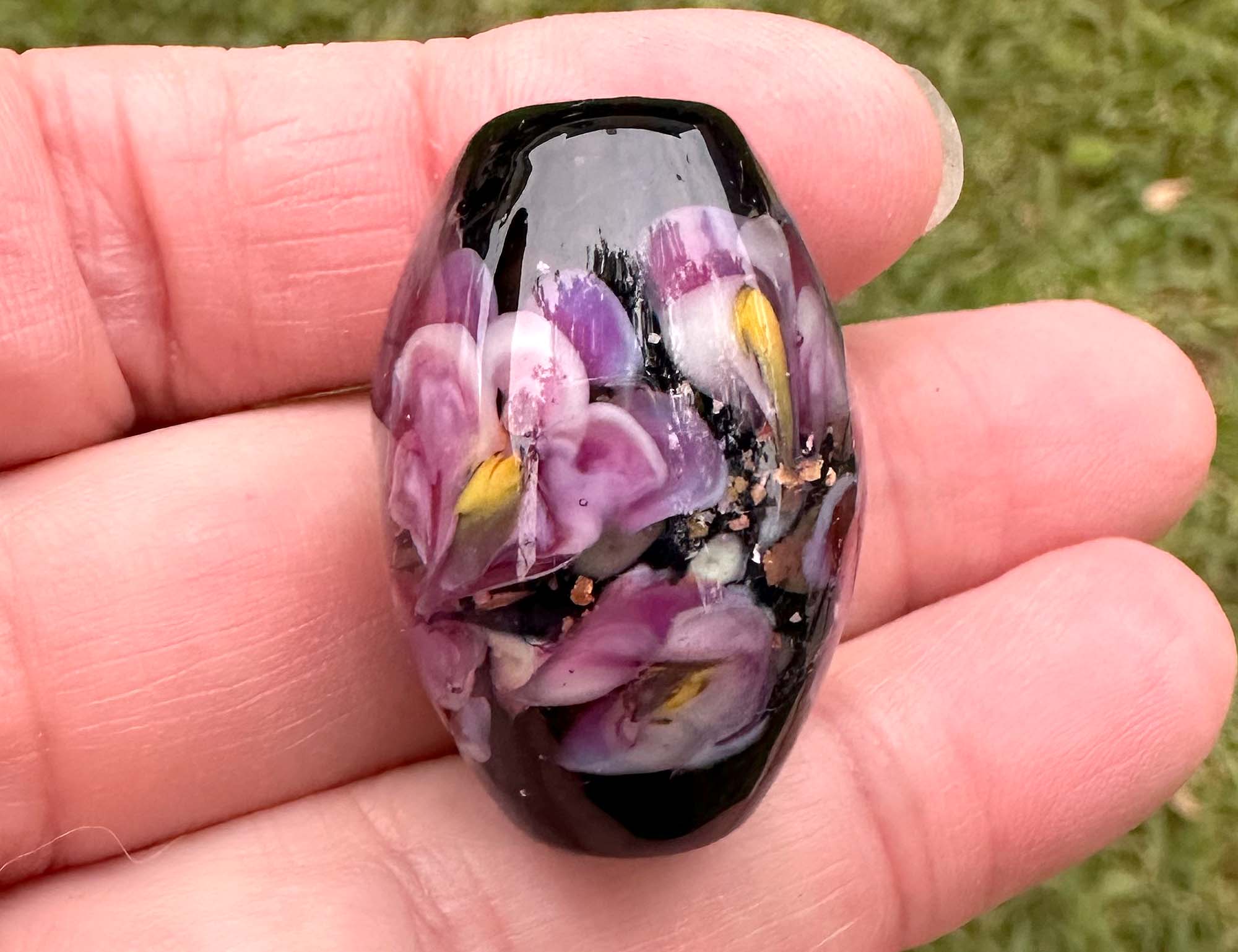 Elegant Pink Floral Lampwork Glass Focal Bead for Jewelry Making - DIY Necklace, Bracelet, Earrings Design - Perfect for Handmade Gifts and Craft Projects