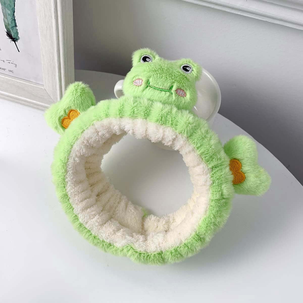 Soft Green Frog Microfiber Spa Headband for Women - Cute Kawaii Hair Band for Skincare, Makeup & Washing - Fluffy Towel Headbands for Girls - Perfect for Facial Care, Showering & Relaxation