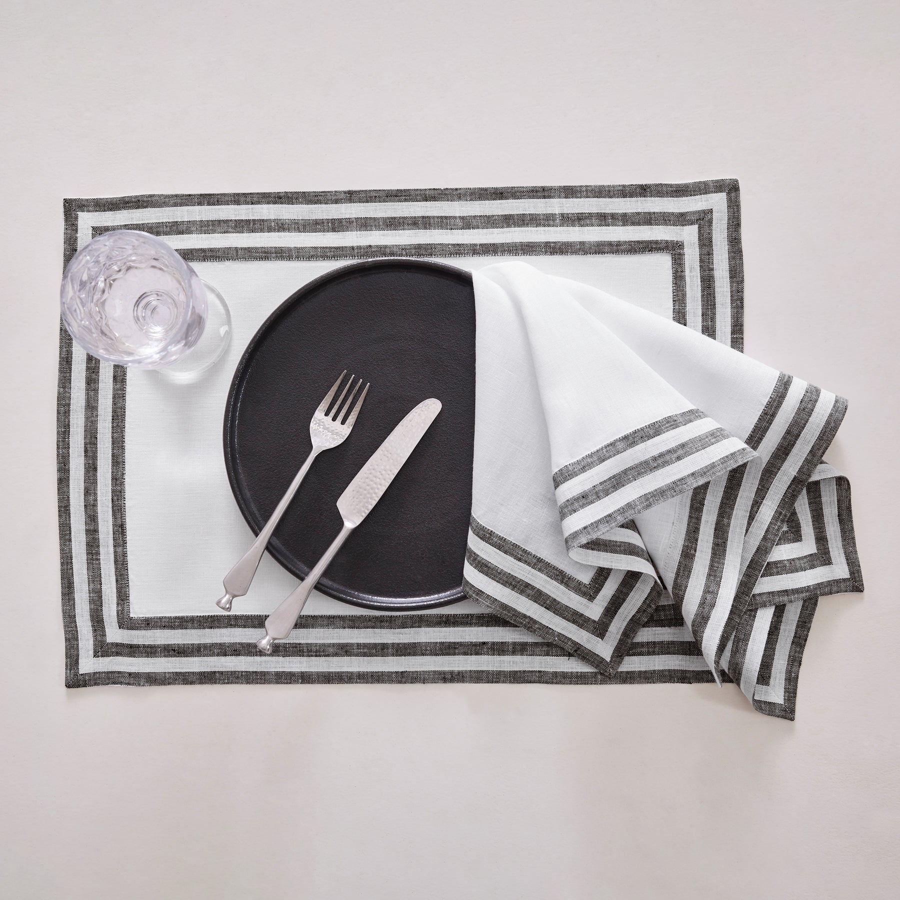 Premium Mila Placemats Set of 4 - Waterproof & Heat-Resistant Table Mats for Dining, Kitchen, and Party Decor - Elegant Home Tableware Accessories
