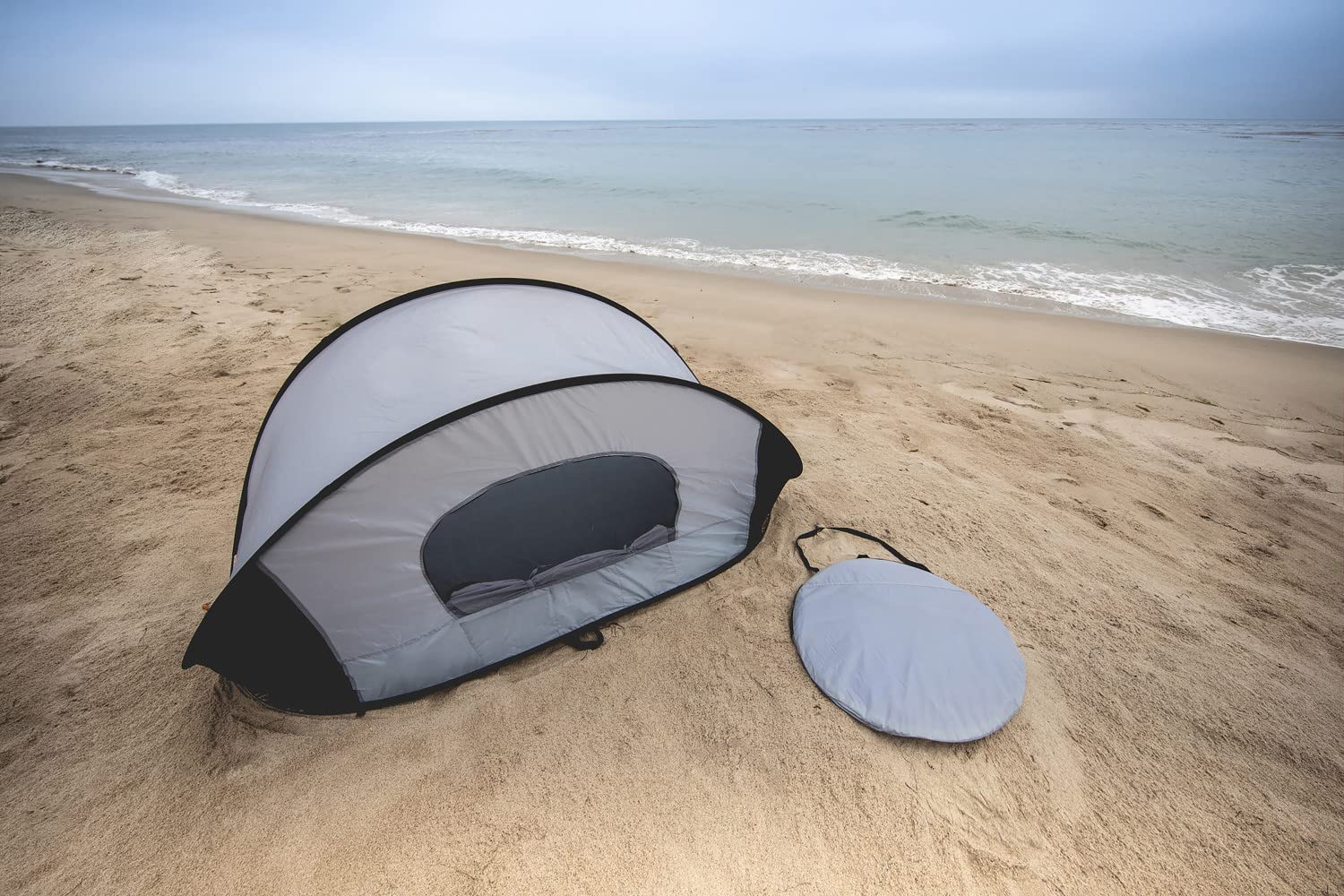 PICNIC TIME NCAA Texas A&M Aggies Manta Portable Beach Tent - Instant Pop Up Sun Shelter for Outdoor, Camping, Picnics & Beach Days