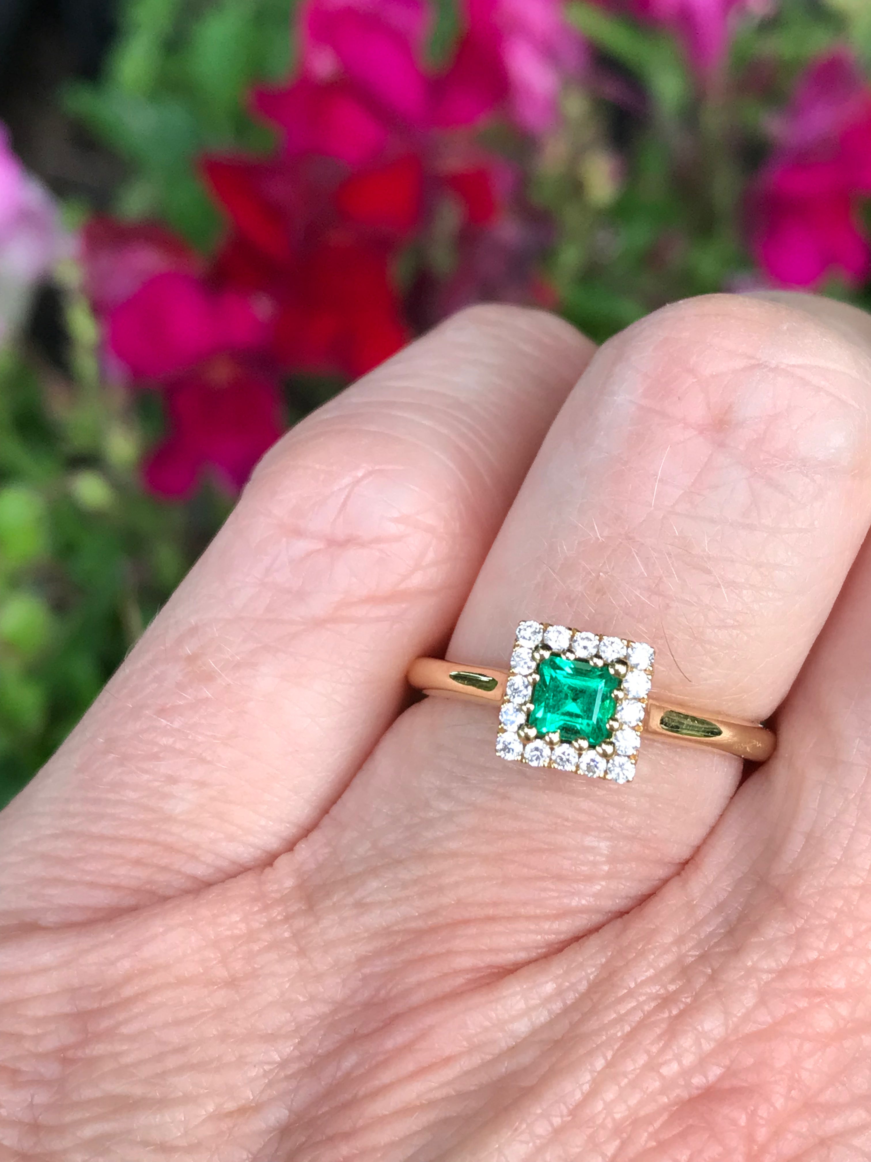 18ct Yellow Gold Emerald and Diamond Halo Ring - Size M | Elegant Engagement, Wedding, or Anniversary Jewelry Gift for Women