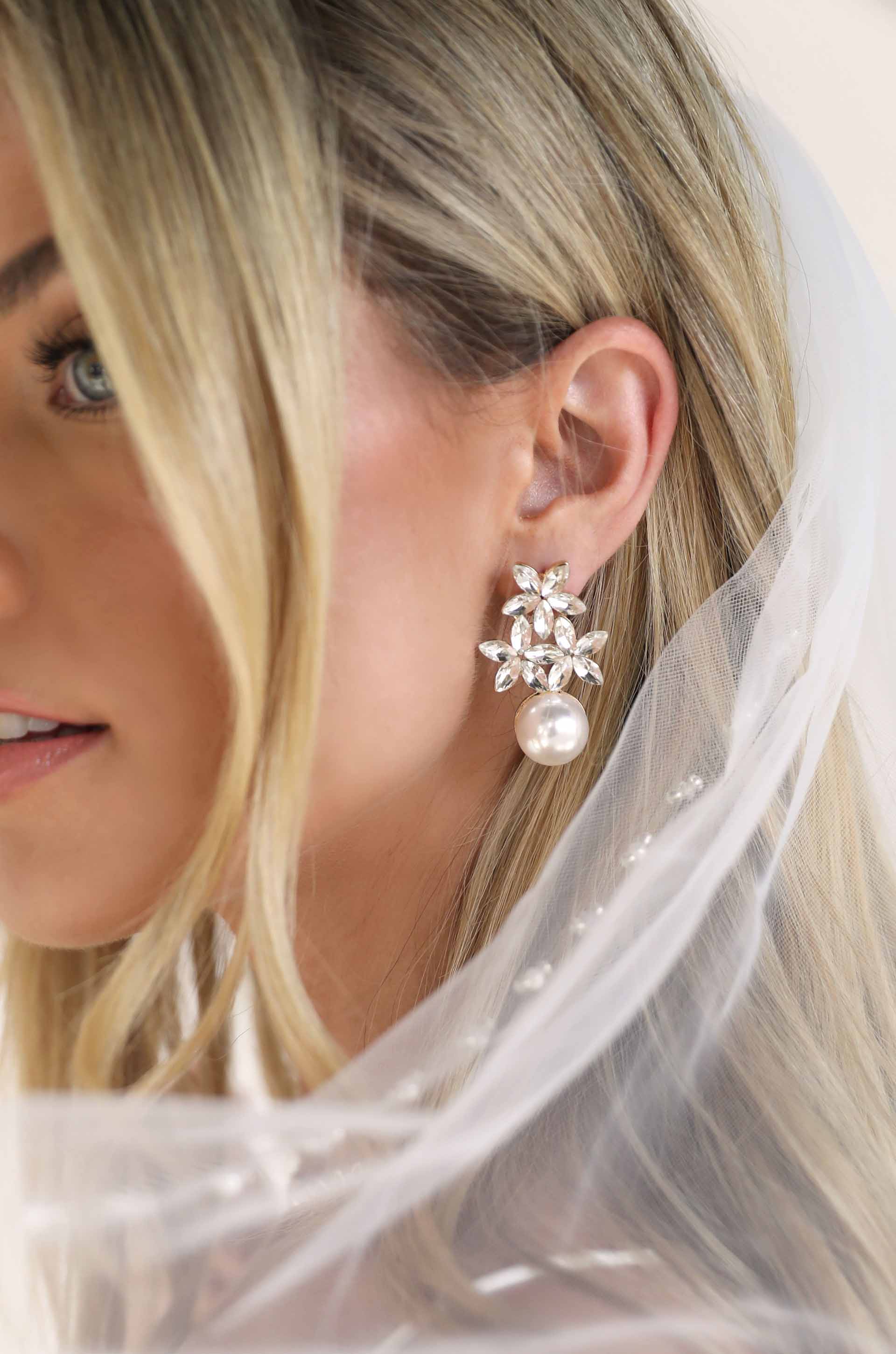 Best Crystal & Pearl Earrings for Women - Elegant Dangle Drop Earrings for Wedding, Party & Special Occasions