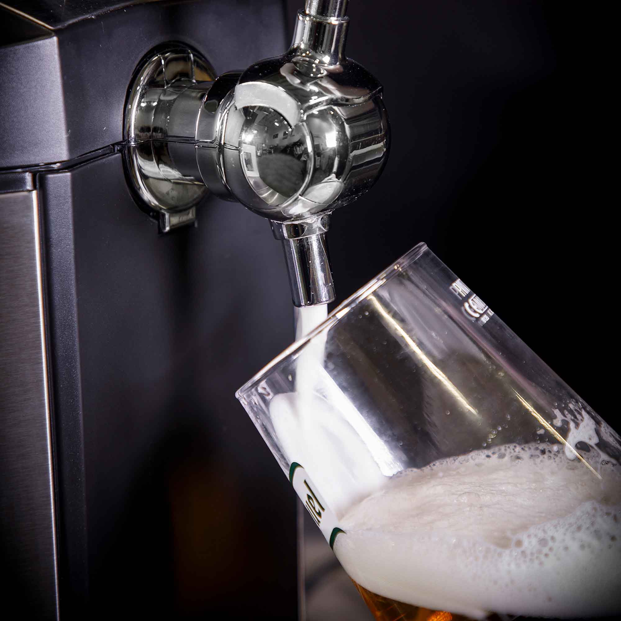 Baridi 5L Beer Keg Dispenser Tap with Built-in Cooling System - Portable Draft Beer Dispenser for Home, Parties, and Outdoor Events - Perfect for Kegerators and Home Brewing Enthusiasts