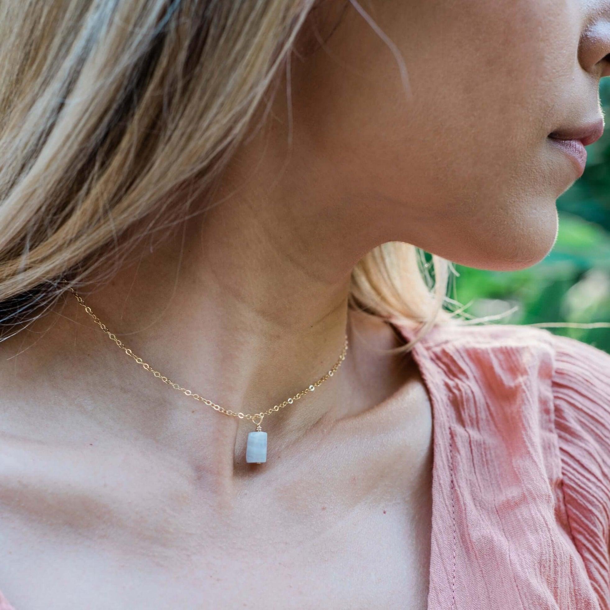Tiny Rough Blue Lace Agate Gemstone Pendant Choker Necklace - Natural Stone Jewelry for Women, Boho Style Layering Piece - Perfect for Everyday Wear, Gift Giving & Spiritual Healing
