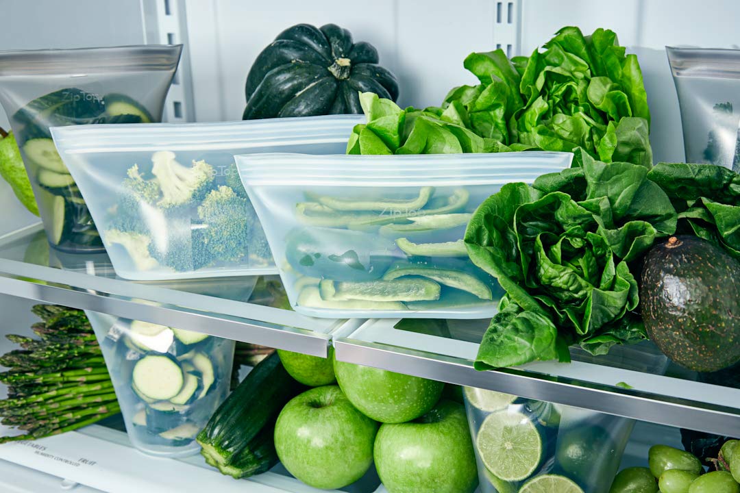 Eco-Friendly Reusable Food Storage Bags | Medium Silicone Meal Prep Containers | Microwave, Dishwasher & Freezer Safe | BPA-Free | Made in USA | Perfect for Meal Prep, Snack Storage & Freezing Foods