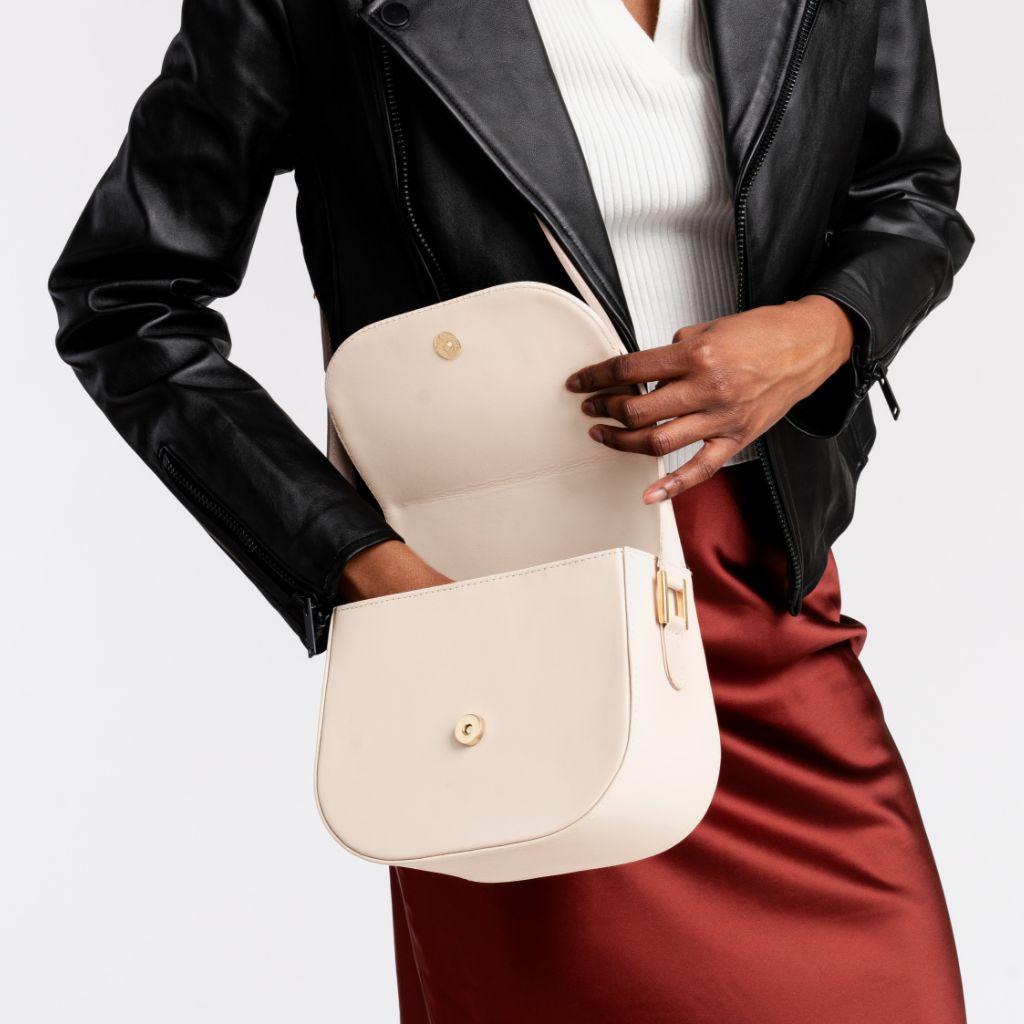 Stylish Cream Crossbody Bag for Women - Fashionable Shoulder Purse with Adjustable Strap, Perfect for Daily Use, Travel & Shopping