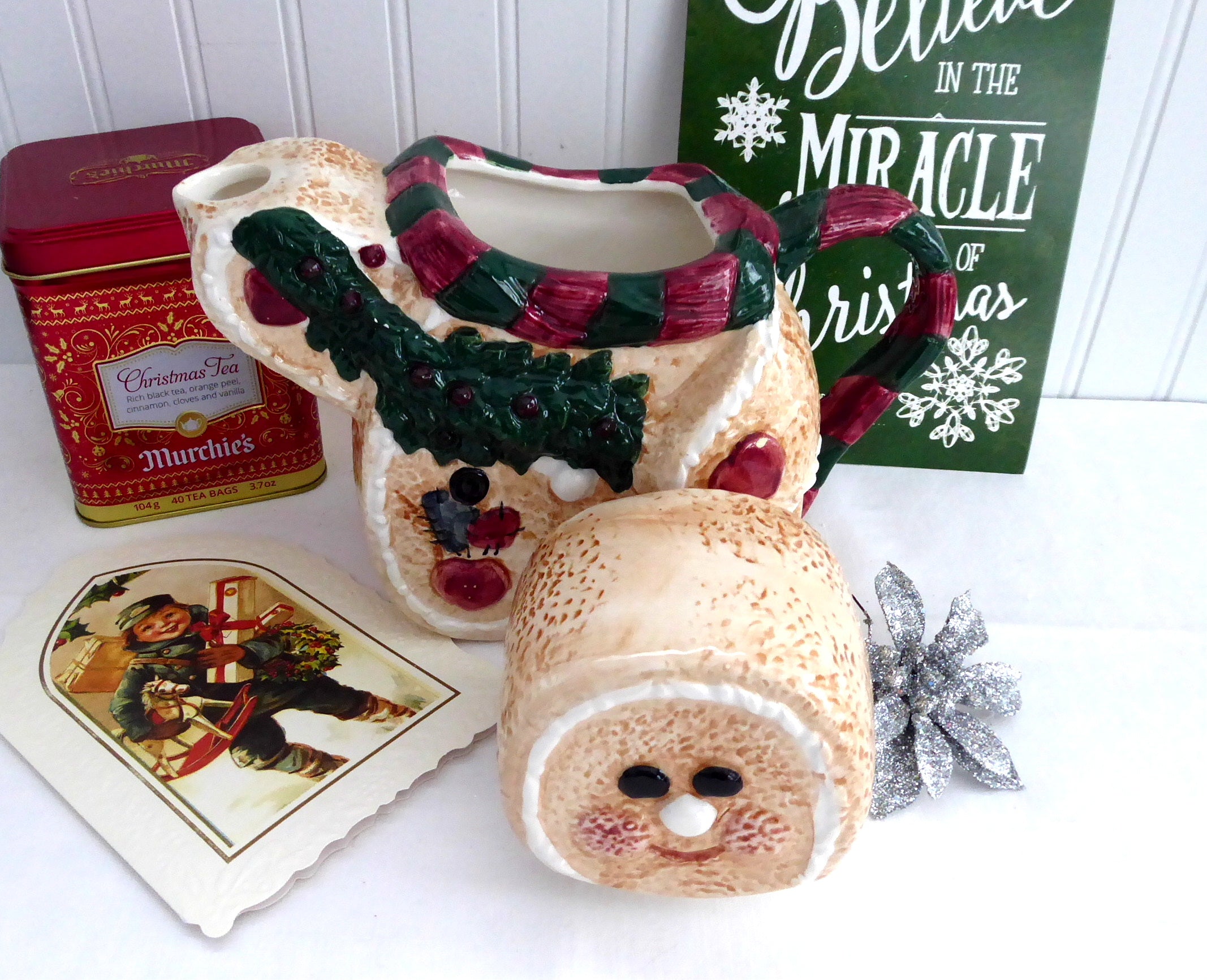 Large Hand-Painted Christmas Gingerbread Boy Ceramic Teapot - Holiday Gift for Tea Lovers, Perfect for Festive Gatherings & Cozy Winter Evenings