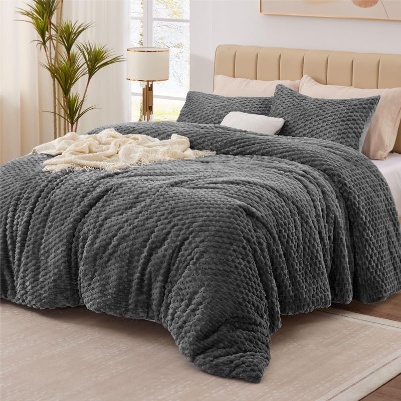 Luxury Fluffy King Comforter Set - Ultra Soft Fuzzy Brushed Plaid Pattern Bedding Set with Velvet Finish, Grey Winter Comforter 3-Piece Set for Cozy Bedroom Decor | Perfect for Master Bedroom, Guest Room & Cold Weather Comfort