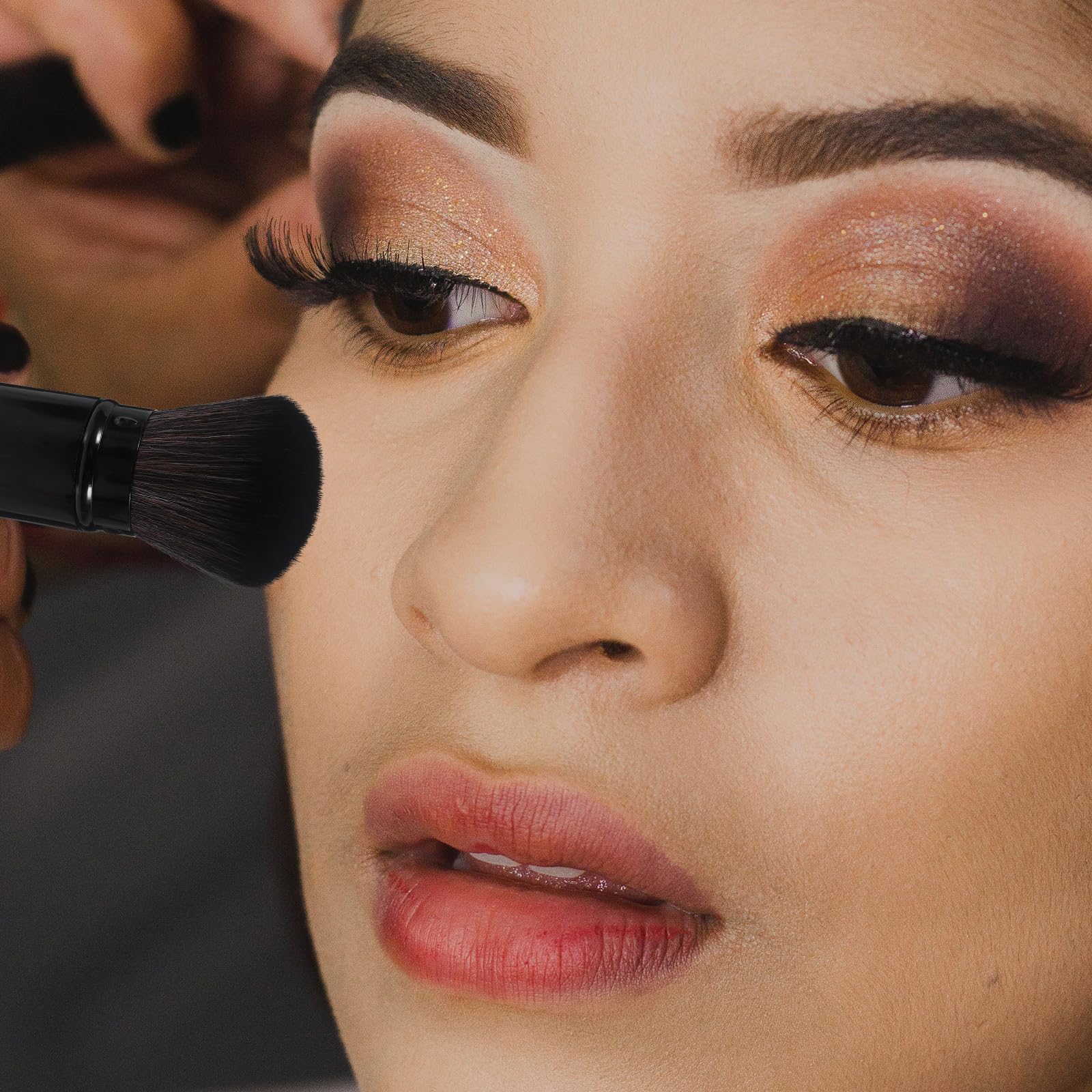 Retractable Powder Blush Brush - Portable Makeup Tool for Highlighting & Concealing - Christmas Gift Idea