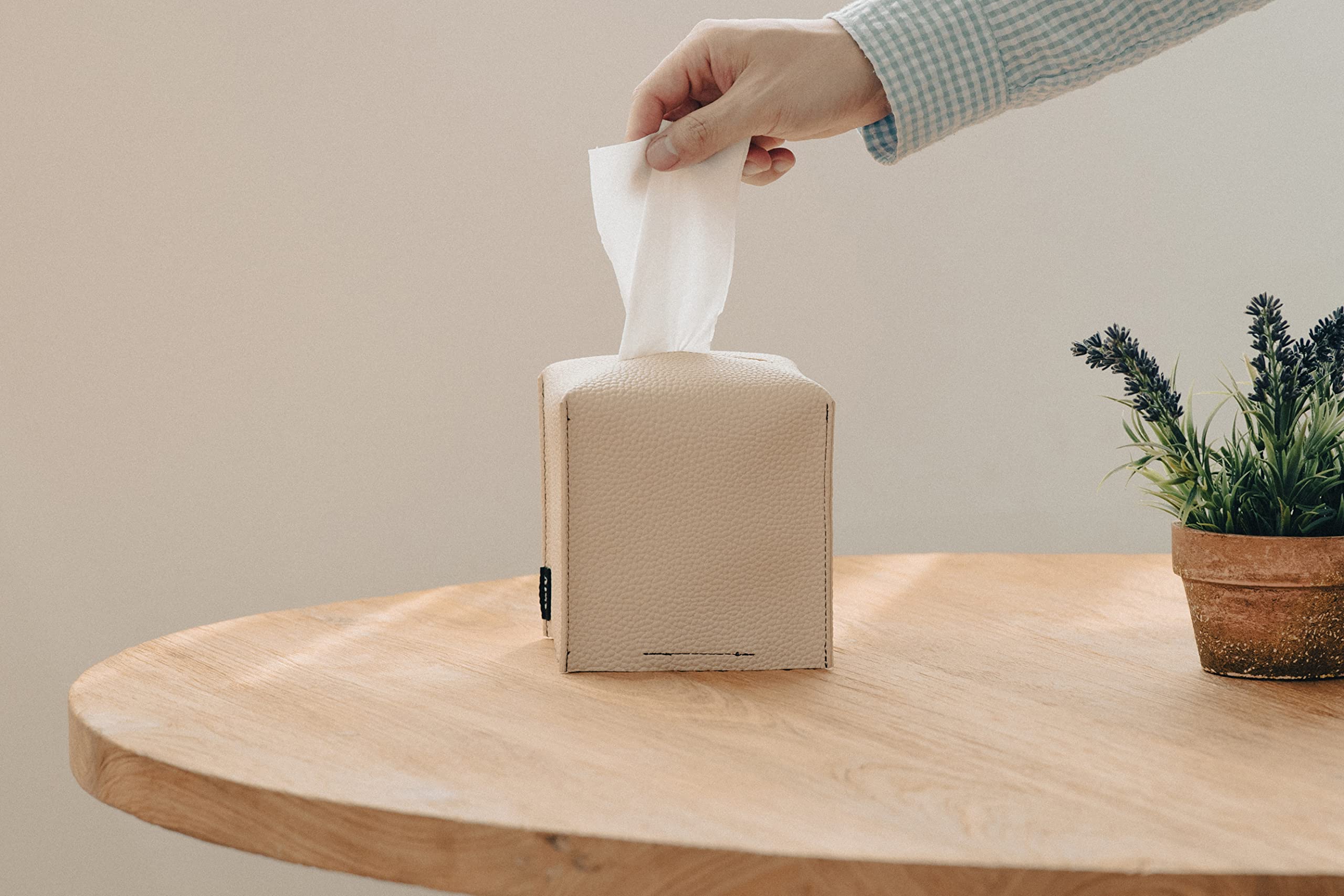 VETY EmphaSeams PU Leather Tissue Box Cover, 9.5