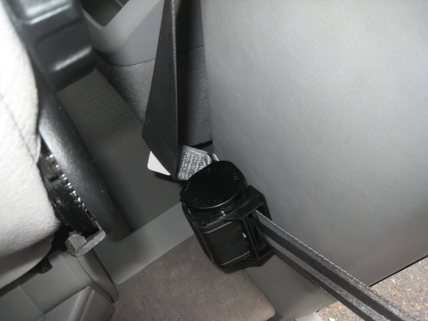 3 Point Retractable Seat Belt for Jumpseat (Left/Right) - Compatible with Eurovan Weekender & Multivan | Enhanced Safety for Rear Passengers | Perfect for Campers, Vans, and Family Road Trips