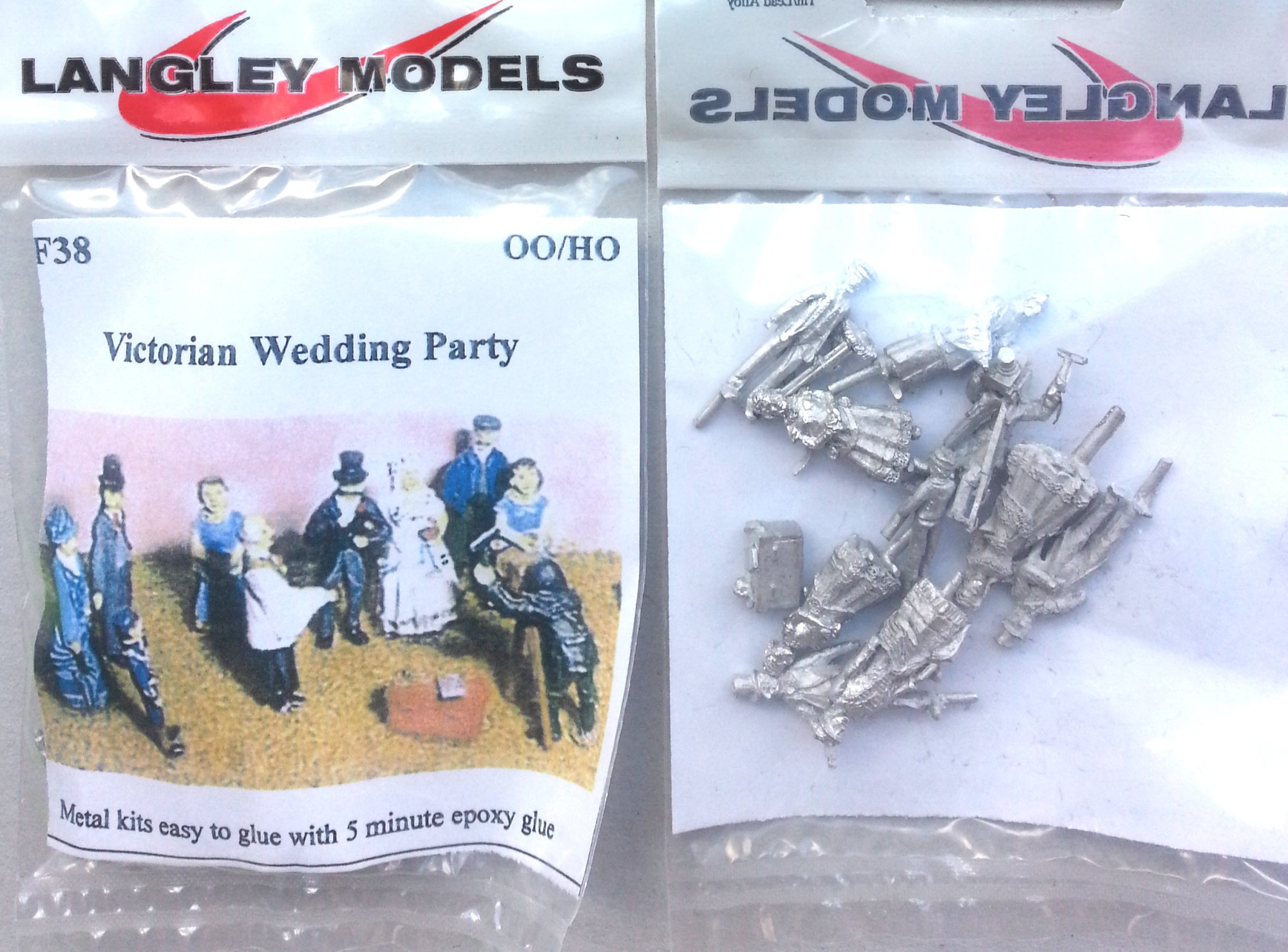 Langley Models Victorian Wedding Bride & Groom Bridesmaids OO Scale Unpainted Kit F38 - Perfect for Model Train Scenes, Dollhouse Miniatures & Wedding Cake Toppers