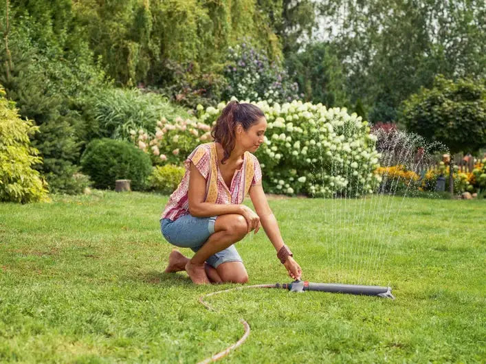 Gardena AquaZoom S 18710 Oscillating Sprinkler - Adjustable Water Spray for Small to Medium Lawns | Perfect for Garden, Yard & Patio Irrigation