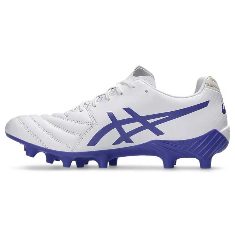 ASICS Lethal Flash IT 3 Women's Soccer Cleats - Lightweight Football Shoes for Women with Enhanced Traction - Perfect for Turf Games & Training Sessions