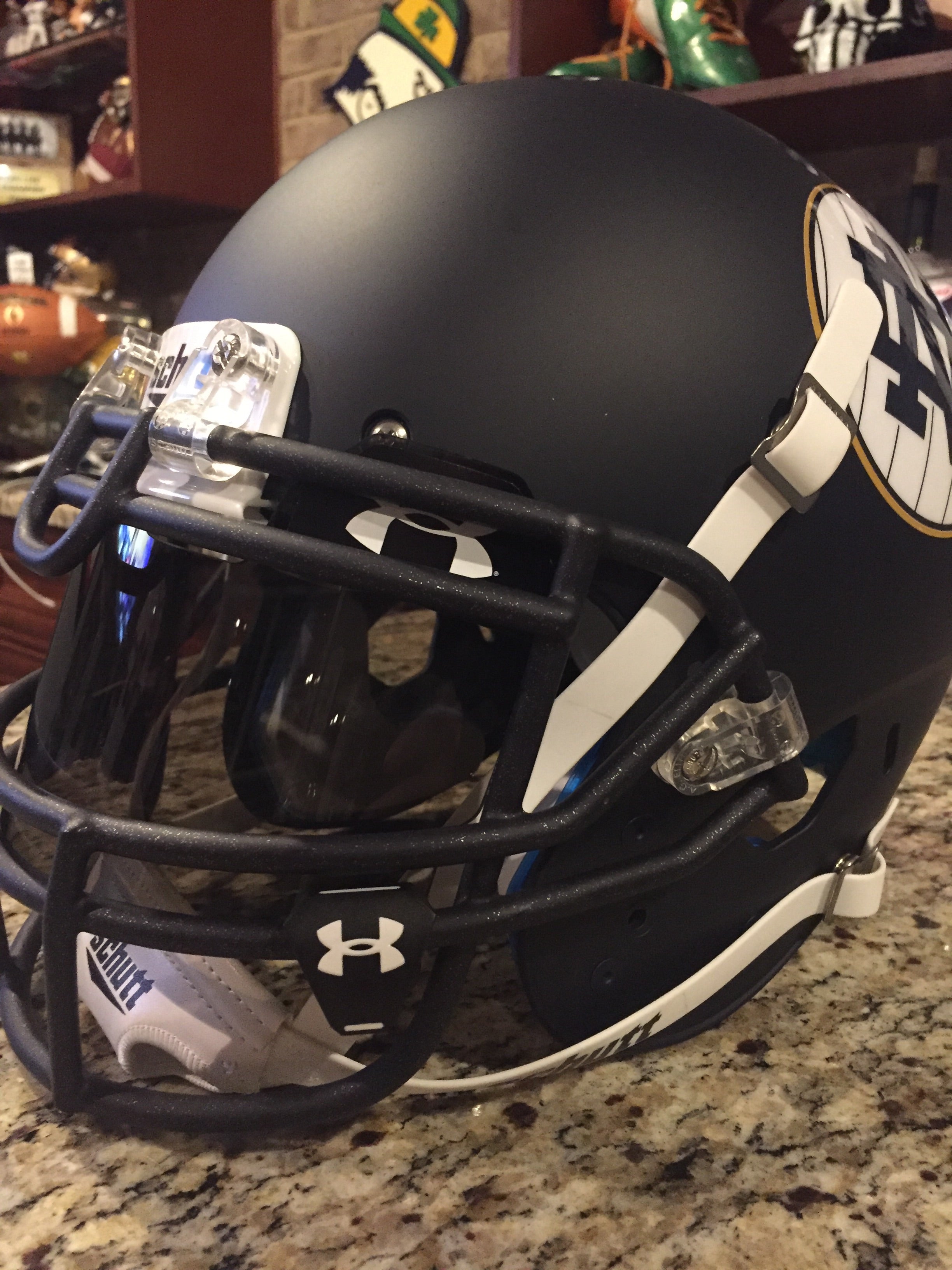 Authentic Schutt XP Notre Dame 2018 Shamrock Series Football Helmet - Official College Football Gear for Games, Collectors & Fans