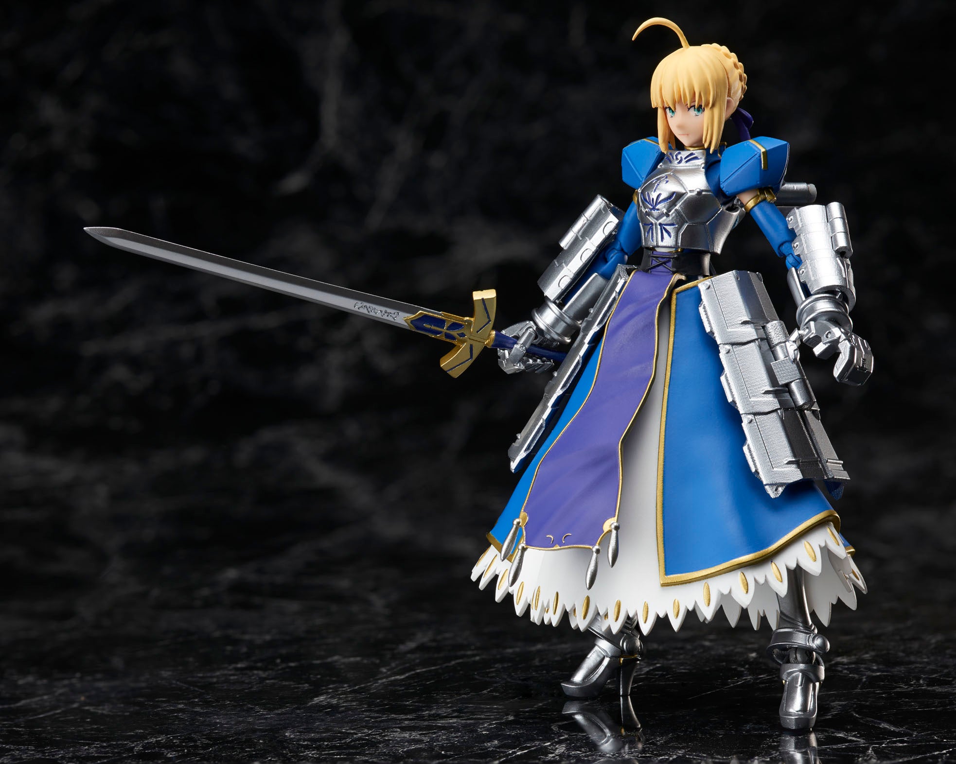 Bandai AGP Saber Altria Pendragon & Variable Excalibur Action Figure - Fate/Grand Order Collectible for Anime Fans & Display