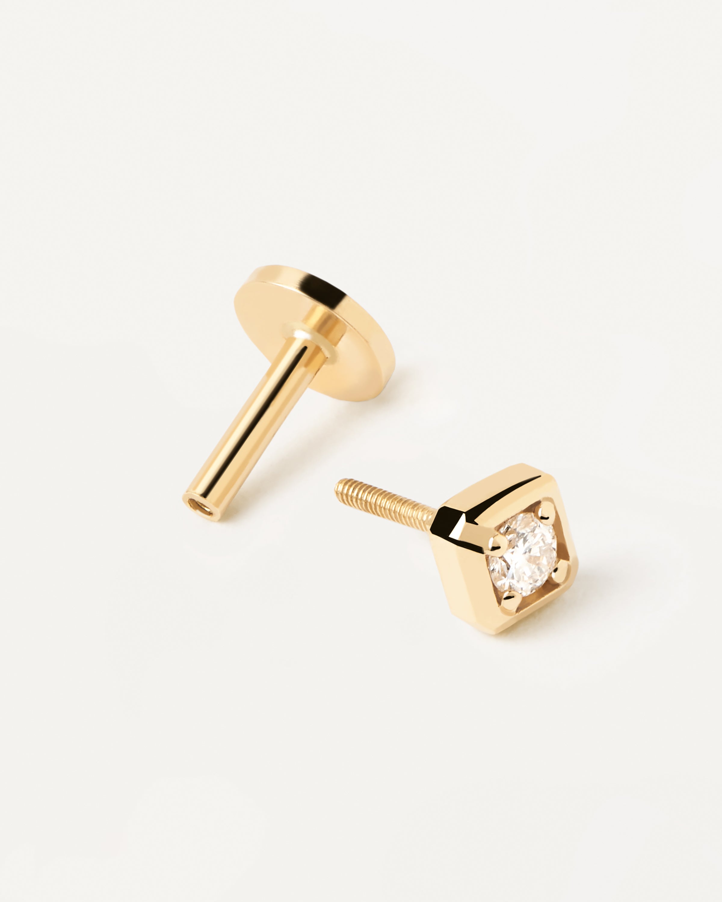 Exquisite Diamond & Gold Ava Single Earring – Elegant Dangle Earring for Women, Perfect for Weddings, Parties & Special Occasions