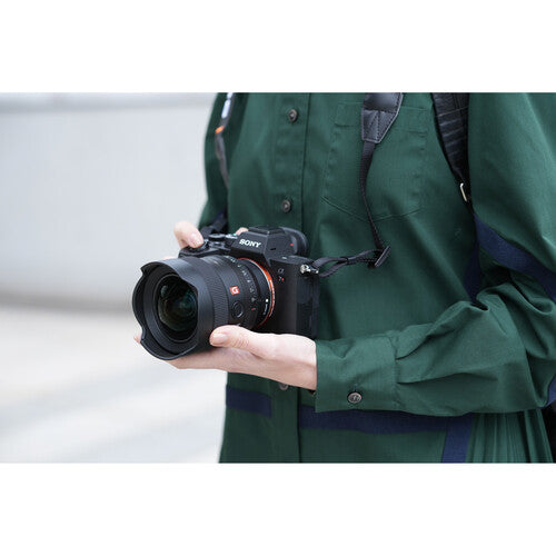 Sony FE 14mm f/1.8 GM Full-Frame Ultra-Wide Angle Prime Lens for Sony E-Mount Cameras - Perfect for Landscape, Architecture & Astrophotography
