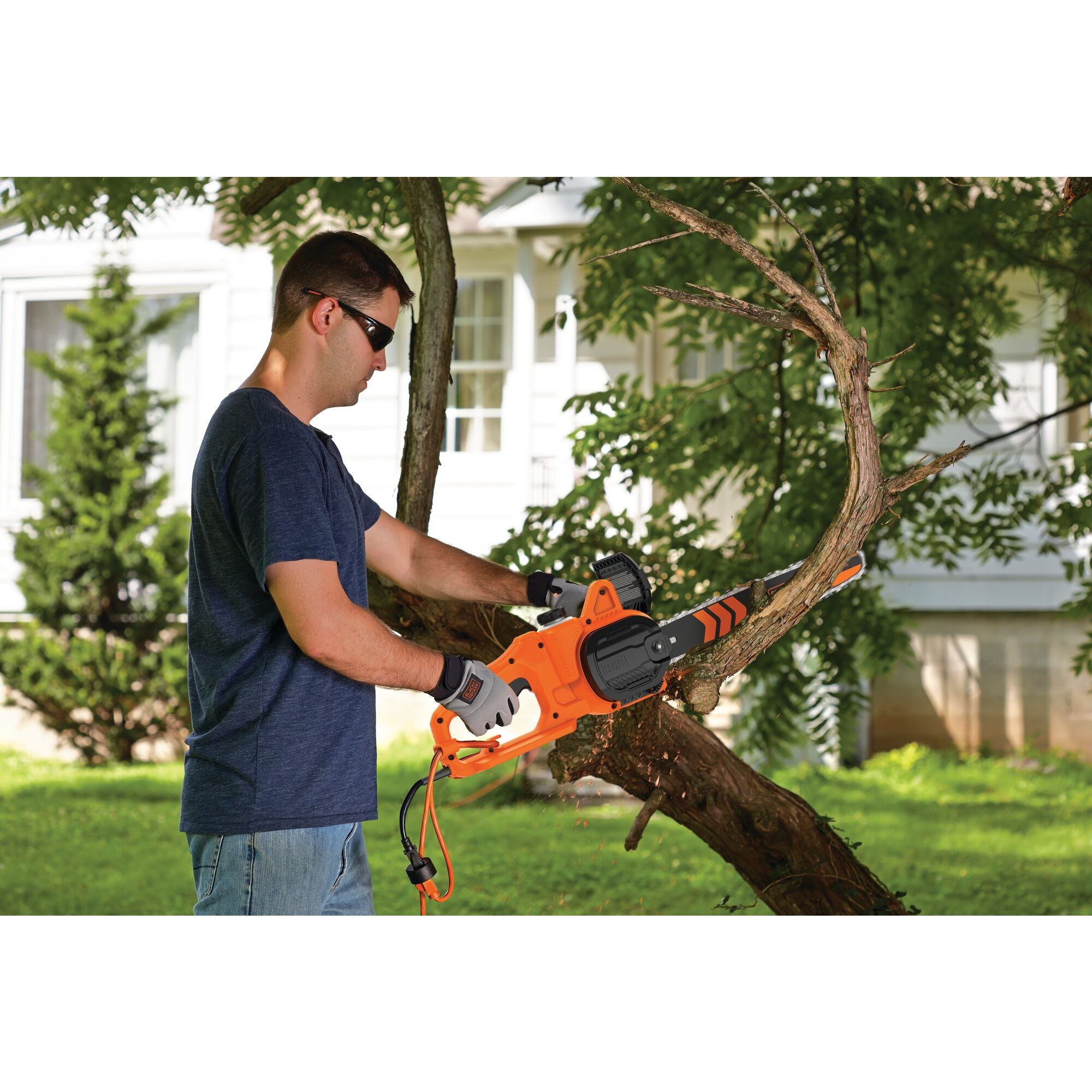 14 Inch 8 Amp Electric Chainsaw - Powerful Corded Chainsaw for Wood Cutting, Tree Trimming & Firewood - Ideal for Home, Garden & DIY Projects