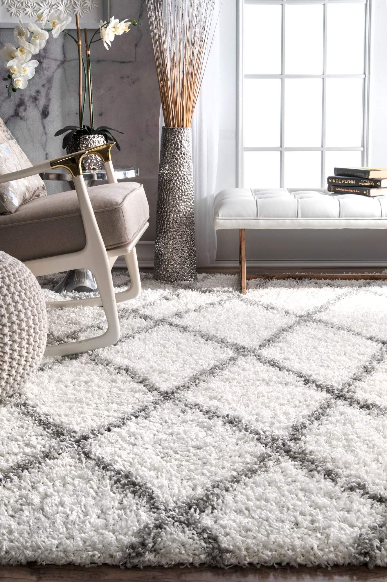 nuLOOM Alvera Soft Shag Area Rug 3x5 Feet, Plush White Accent Rug for Living Room, Bedroom & Dorm - Cozy Home Decor