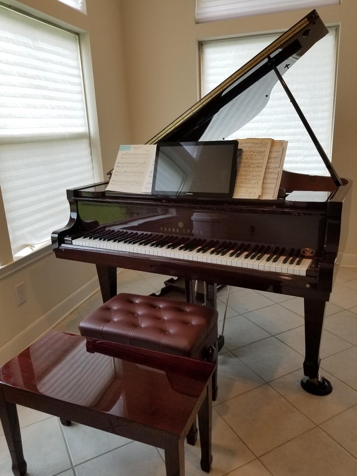 Premium Mahogany Wood Grand Piano Bench with Storage - Elegant Piano Stool for Musicians, Perfect for Home, Studio & Concert Hall Use