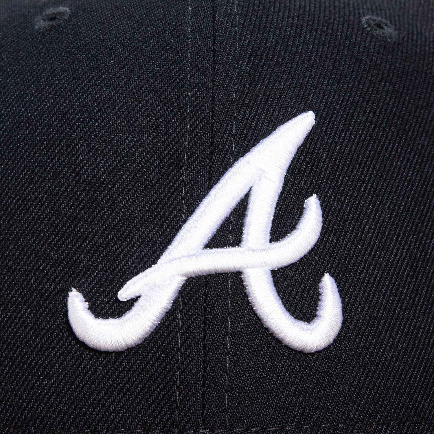 New Era 9Fifty MLB Basic Atlanta Braves Snapback Hat - Navy & Red - Official Licensed Baseball Cap for Men & Women - Perfect for Games, Fan Gear & Streetwear Fashion