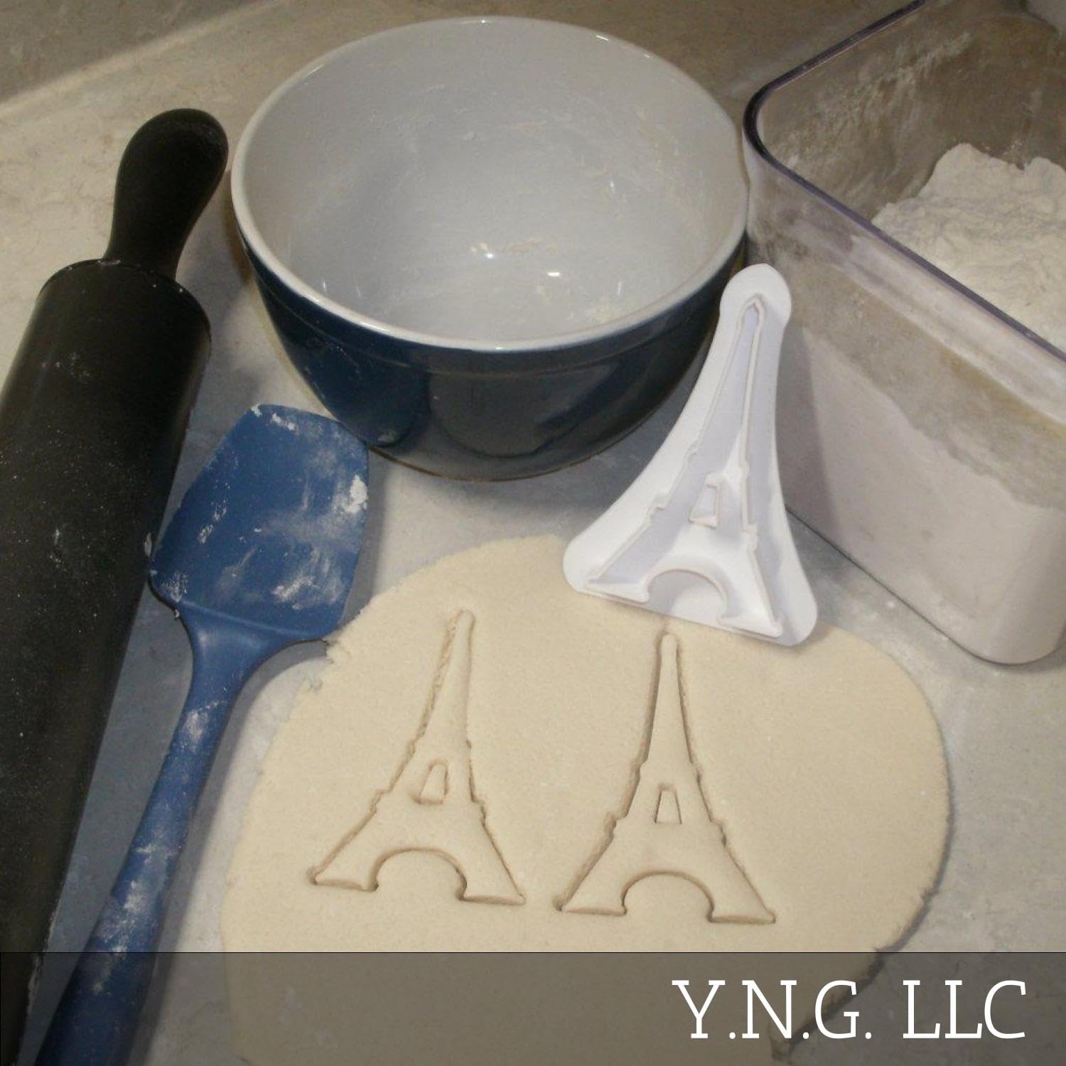 Eiffel Tower Paris France Cookie Cutter - Stainless Steel Baking Decor Tool - Made in USA (PR482) - Perfect for French-Themed Cookies, Cupcakes & Party Decorations