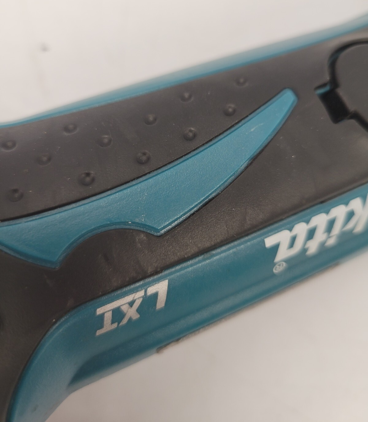 Makita DGA452 4-1/2 Inch Angle Grinder with Paddle Switch - Perfect for Metal Cutting, Grinding, and Polishing in Construction and DIY Projects