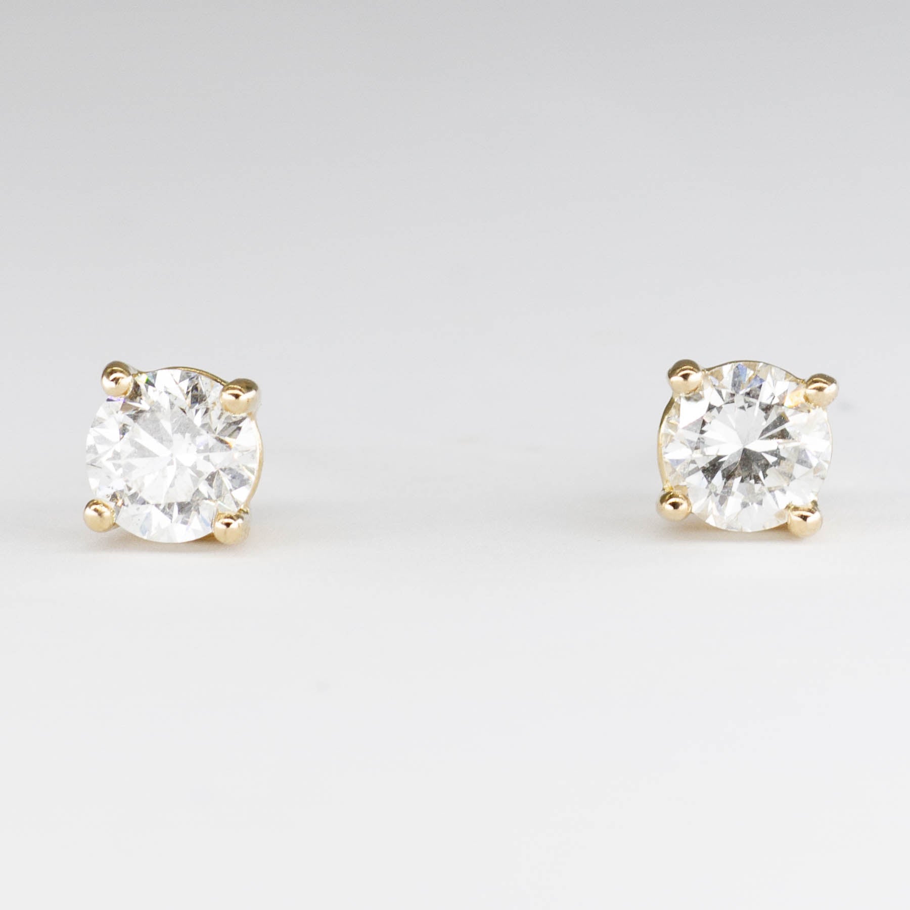 100 Ways Diamond Stud Earrings | 1.02 Carat Total Weight (ctw) | Round Cut | 14K White Gold | Perfect for Everyday Wear, Special Occasions & Gift Giving
