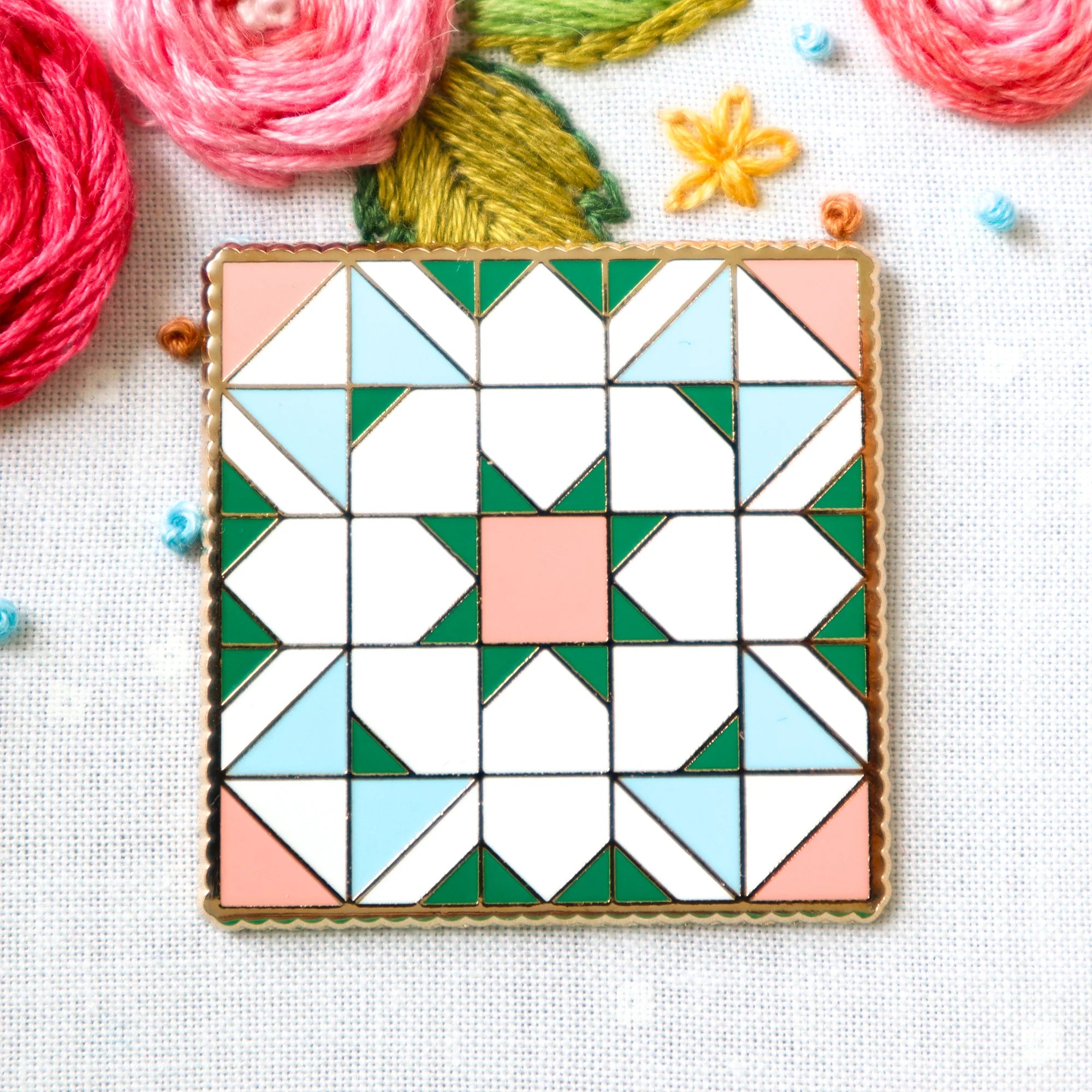 Flamingo Toes SHINING STAR QUILT BLOCK Needle Minder - Magnetic Pin Cushion for Sewing, Quilting & Embroidery Projects | Perfect for Crafters & DIY Enthusiasts