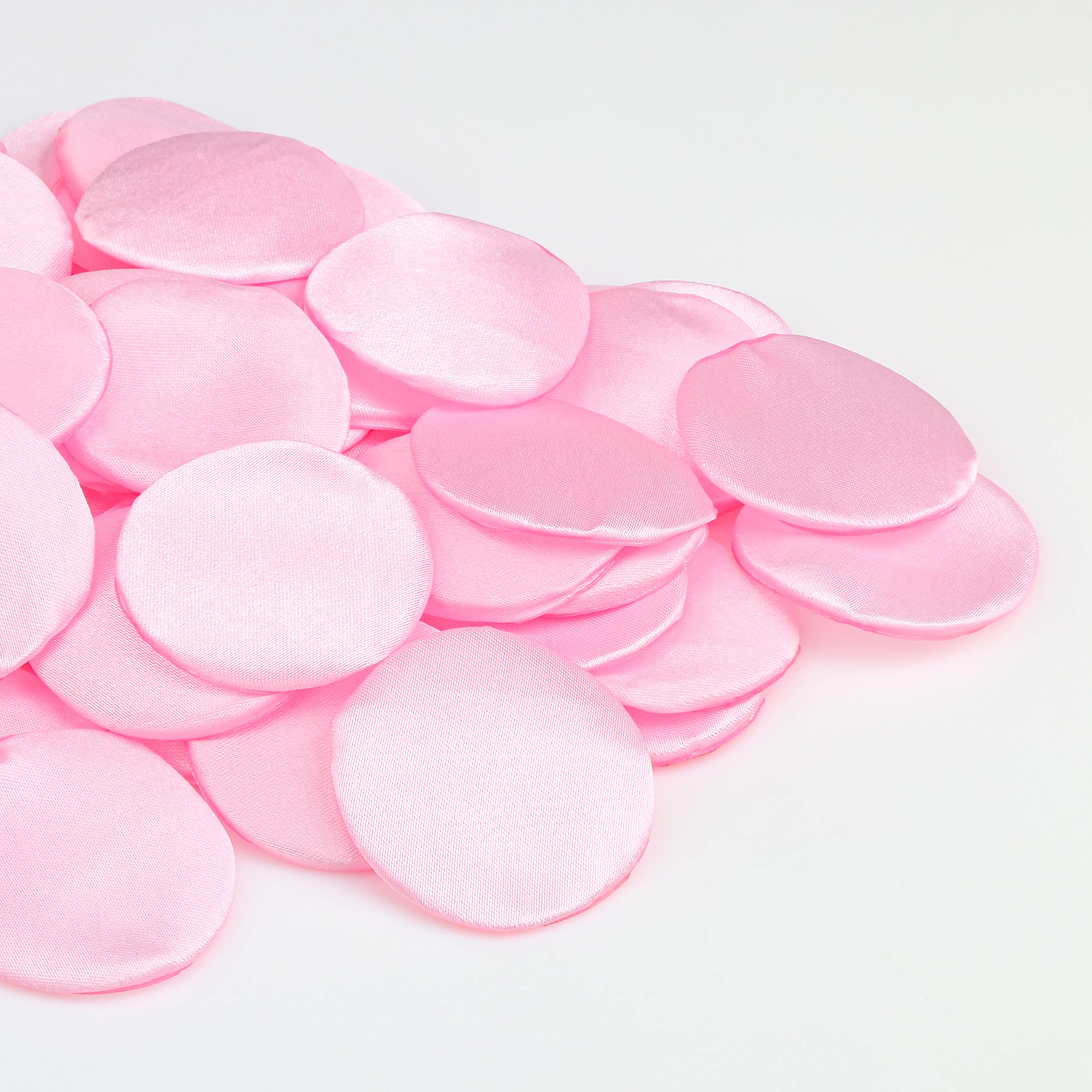 200 Pcs Artificial Silk Rose Petals - Realistic Fake Flower Petals for Wedding Decor, Valentine's Day, Romantic Dinner, Party Table Scatter, Birthday Celebration - Perfect for Table Centerpieces, Aisle Decor, and Romantic Bedroom Scenes