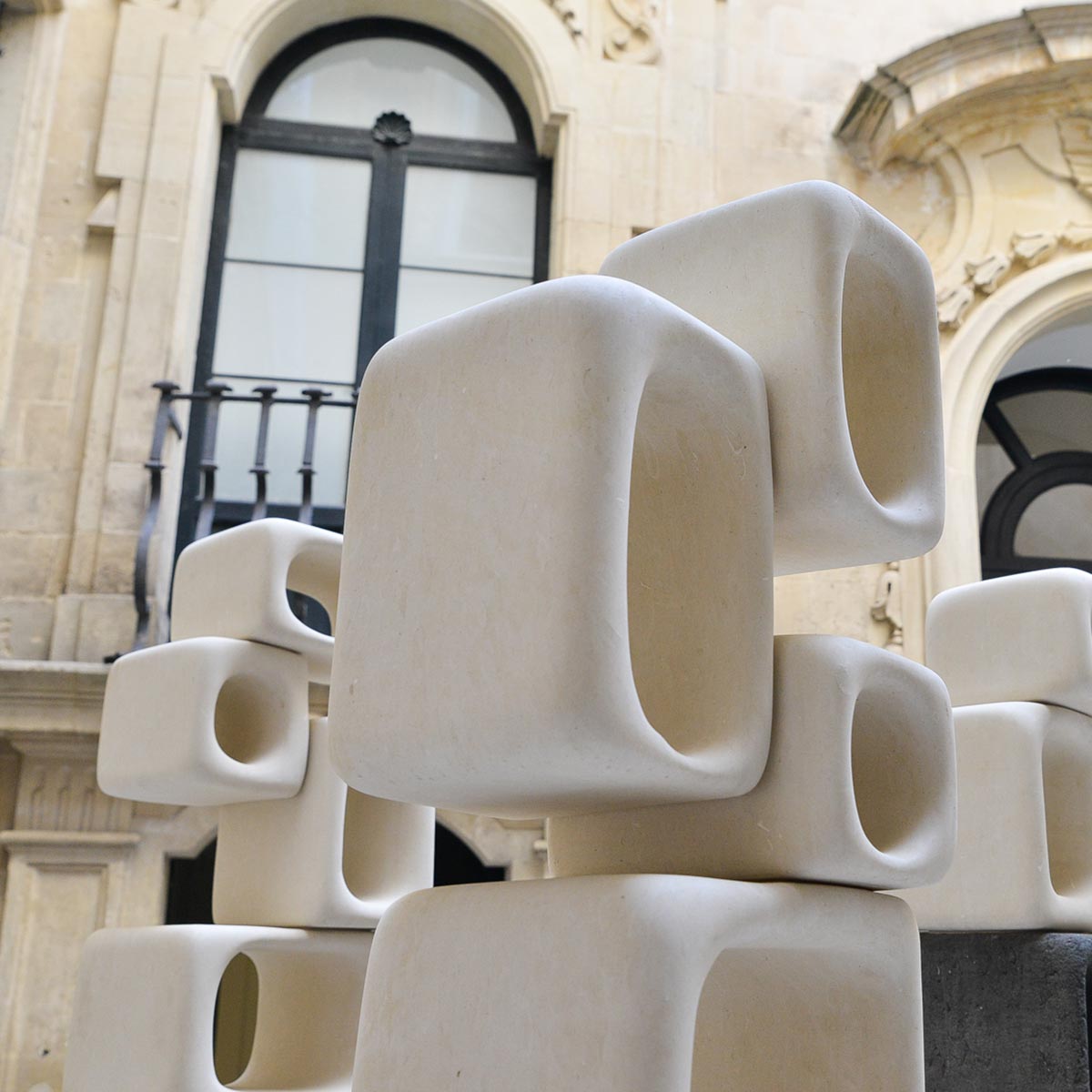 Handcrafted Niura Lecce Stone Sculpture - Elegant Italian Art for Home & Office Decor - Perfect Gift for Art Lovers