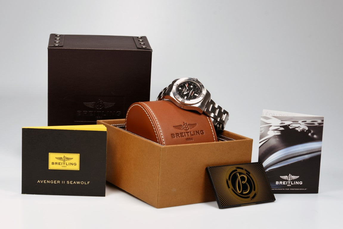 Pre-Owned Breitling Avenger II Seawolf A17331 Men's Luxury Dive Watch - 3000M Water Resistant, Chronometer Certified for Professional Diving & Water Sports