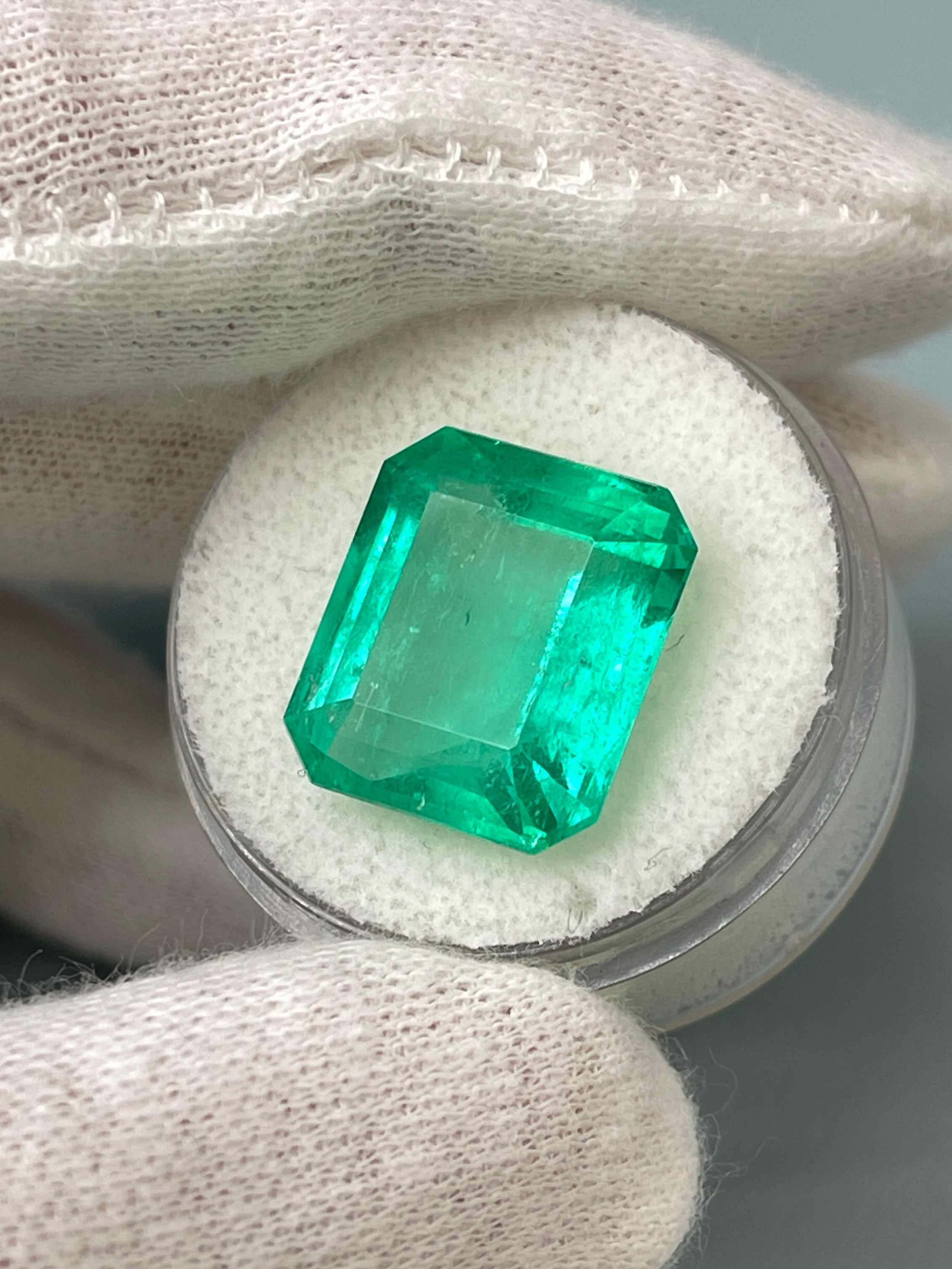 13.82 Carat Colombian Emerald Loose Gemstone - 15x14mm Emerald Cut for Jewelry Making & Engagement Rings