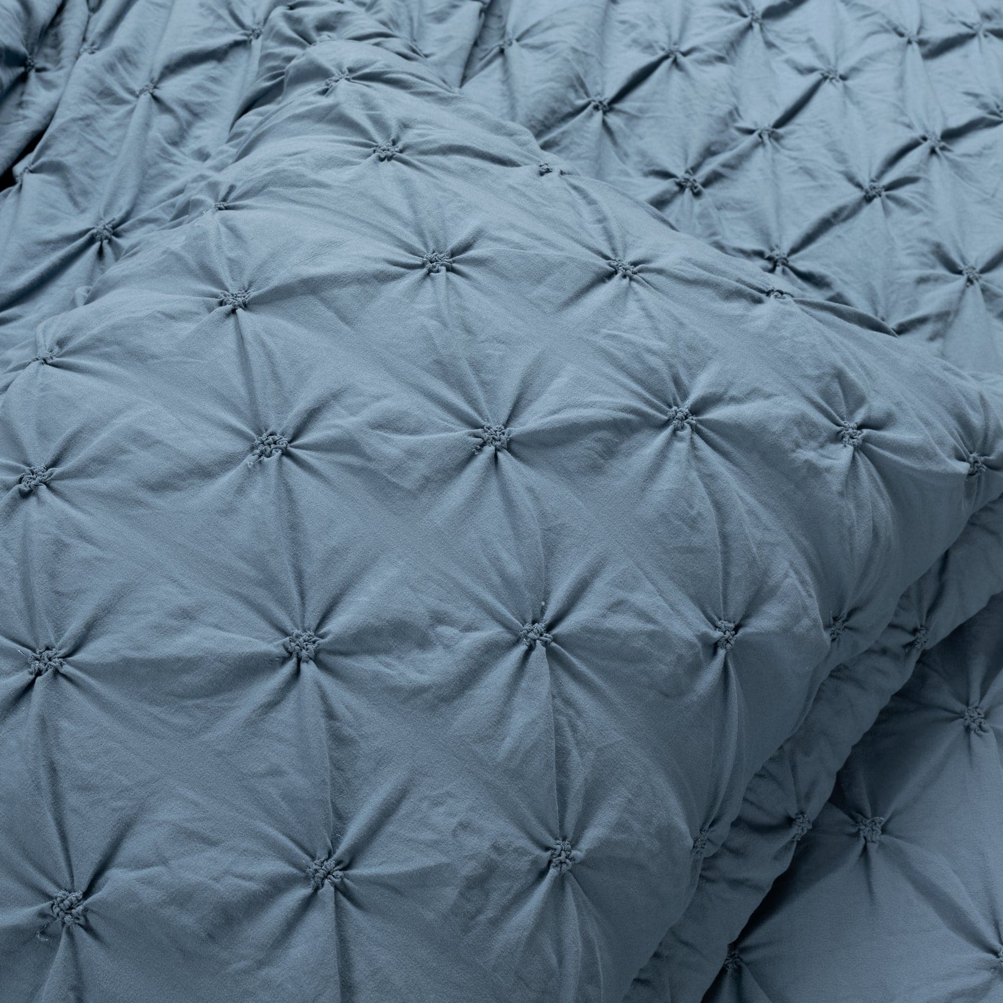 Ravello Pintuck 3-Piece Duvet Cover Set - Soft Luxury Bedding for Master & Guest Bedrooms - Perfect for Modern & Traditional Home Decor