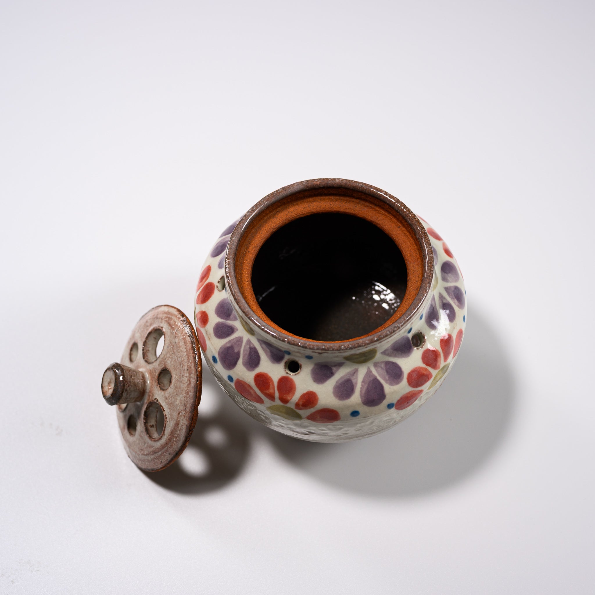 Premium Kyo Kiyomizu Ware Ceramic Incense Burner - Handcrafted Kohiki Hanamishima Design for Home Meditation & Zen Decor | Japanese Traditional Aroma Diffuser for Relaxation & Spiritual Practice