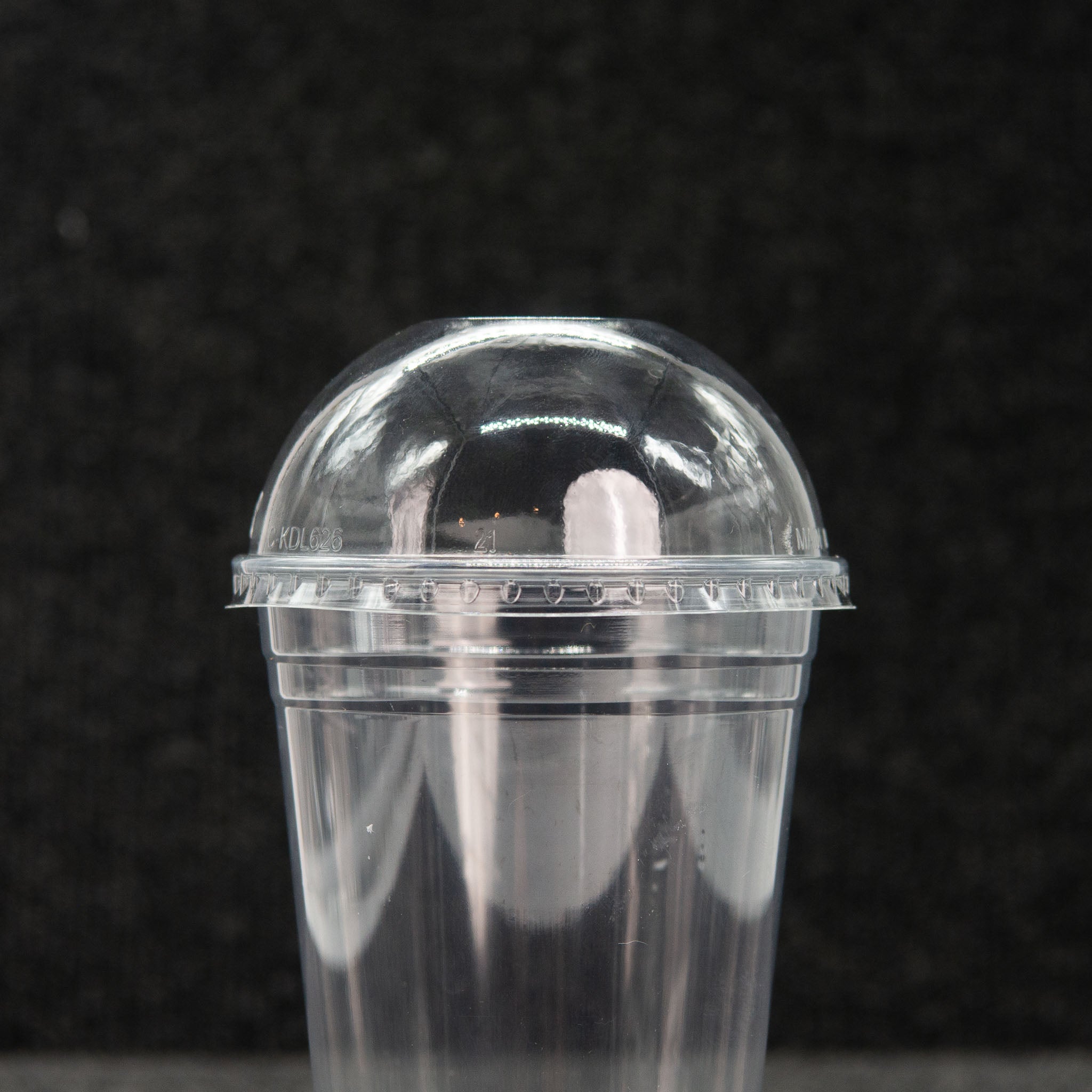 KARAT Clear Dome Lids for Cake Stands & Dessert Displays - Transparent Plastic Cake Cover for Bakery, Pastry, Cupcakes and Party Food Presentation