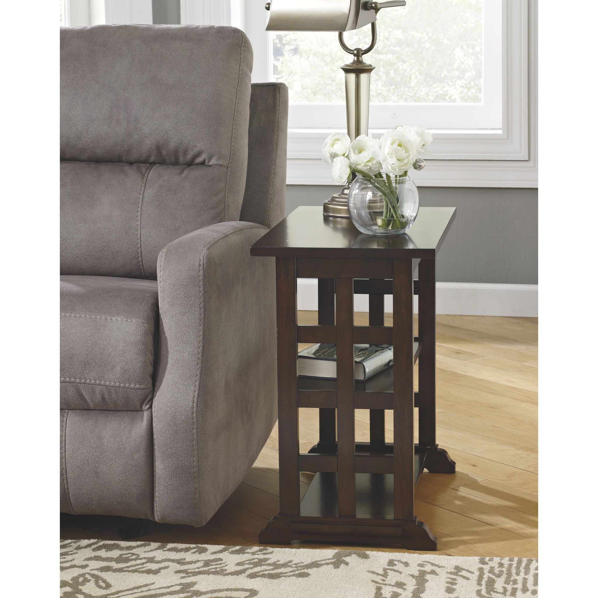 Braunsen Adjustable Chairside Table - Brown Wooden Side Table for Living Room, Bedroom & Office - Perfect for Coffee, Books & Decor
