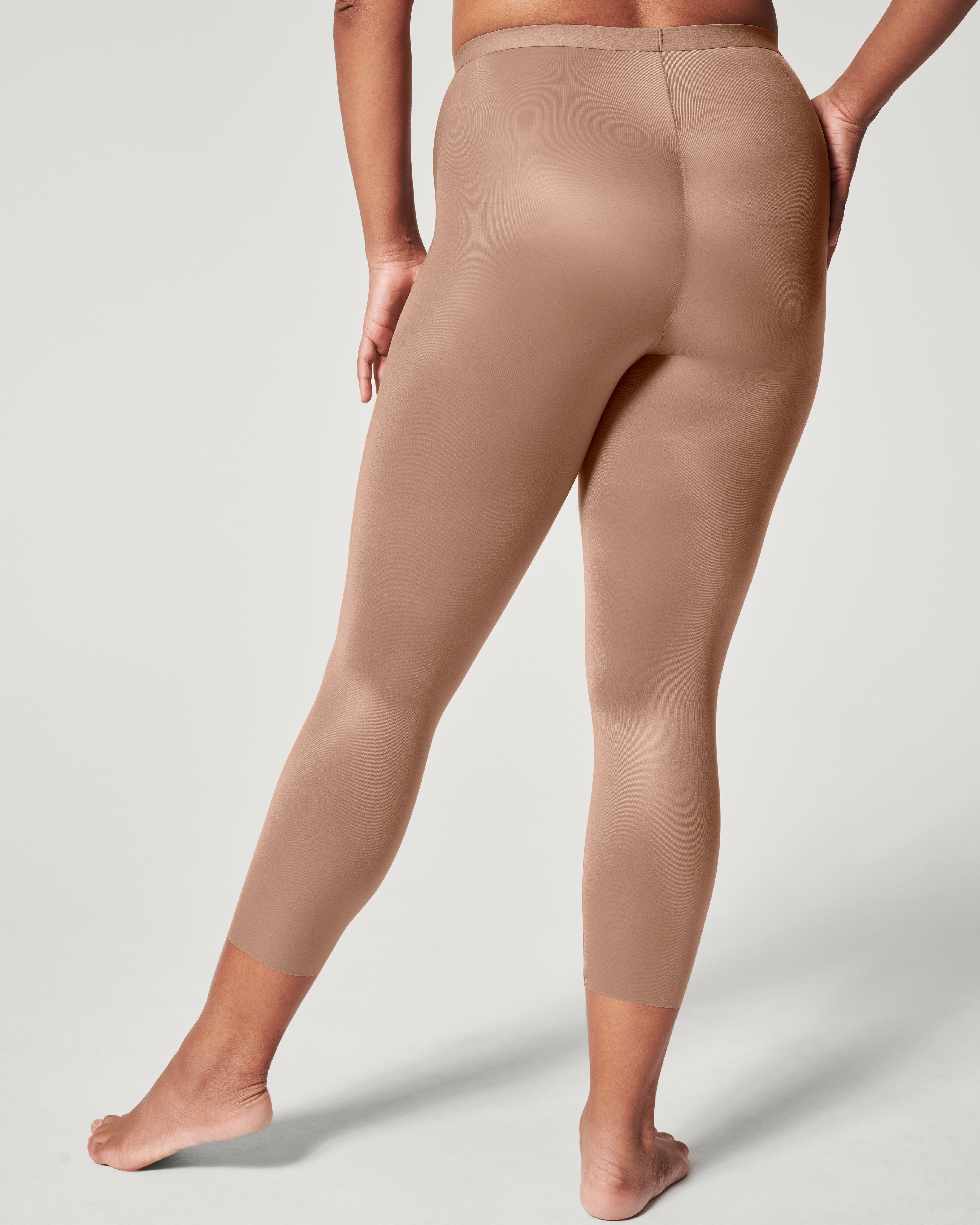 SPANX Shapewear Invisible Capri Leggings for Women - Tummy Control & Slimming - Perfect for Work, Travel & Everyday Wear