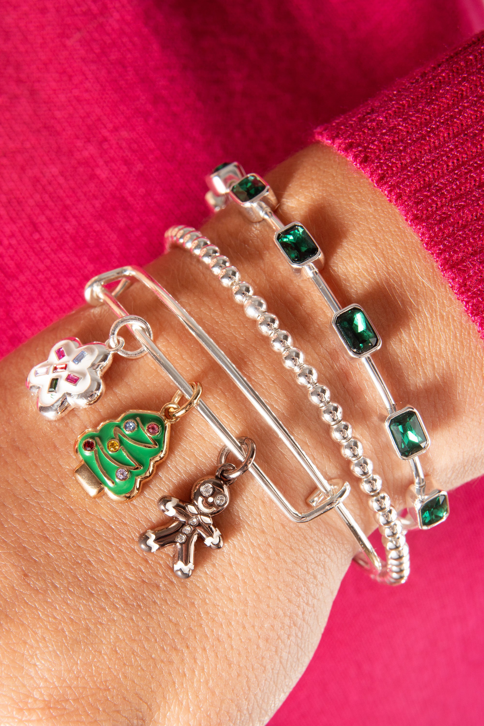 Festive Christmas Cookie Charm Bracelet - Holiday Party Jewelry for Women & Girls - Perfect for Gifts, Christmas Celebrations & Festive Outfits
