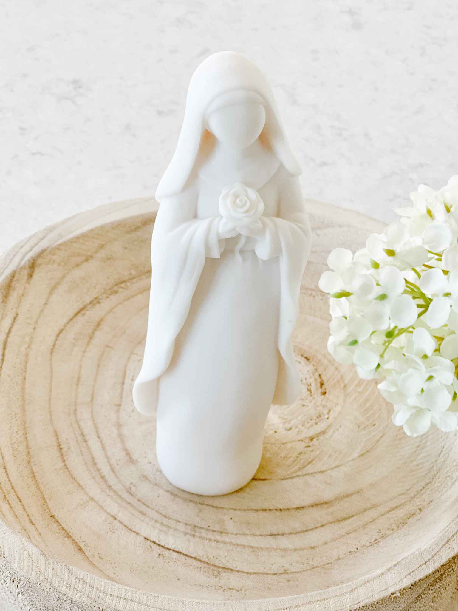 St. Thérèse of Lisieux Statue - Beautiful Catholic Saint Figurine for Home Altar, Prayer Space & Religious Decor | Perfect for Devotion, Gifts & Church Display