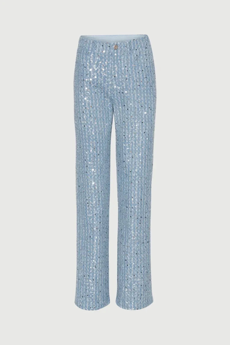 blue pants