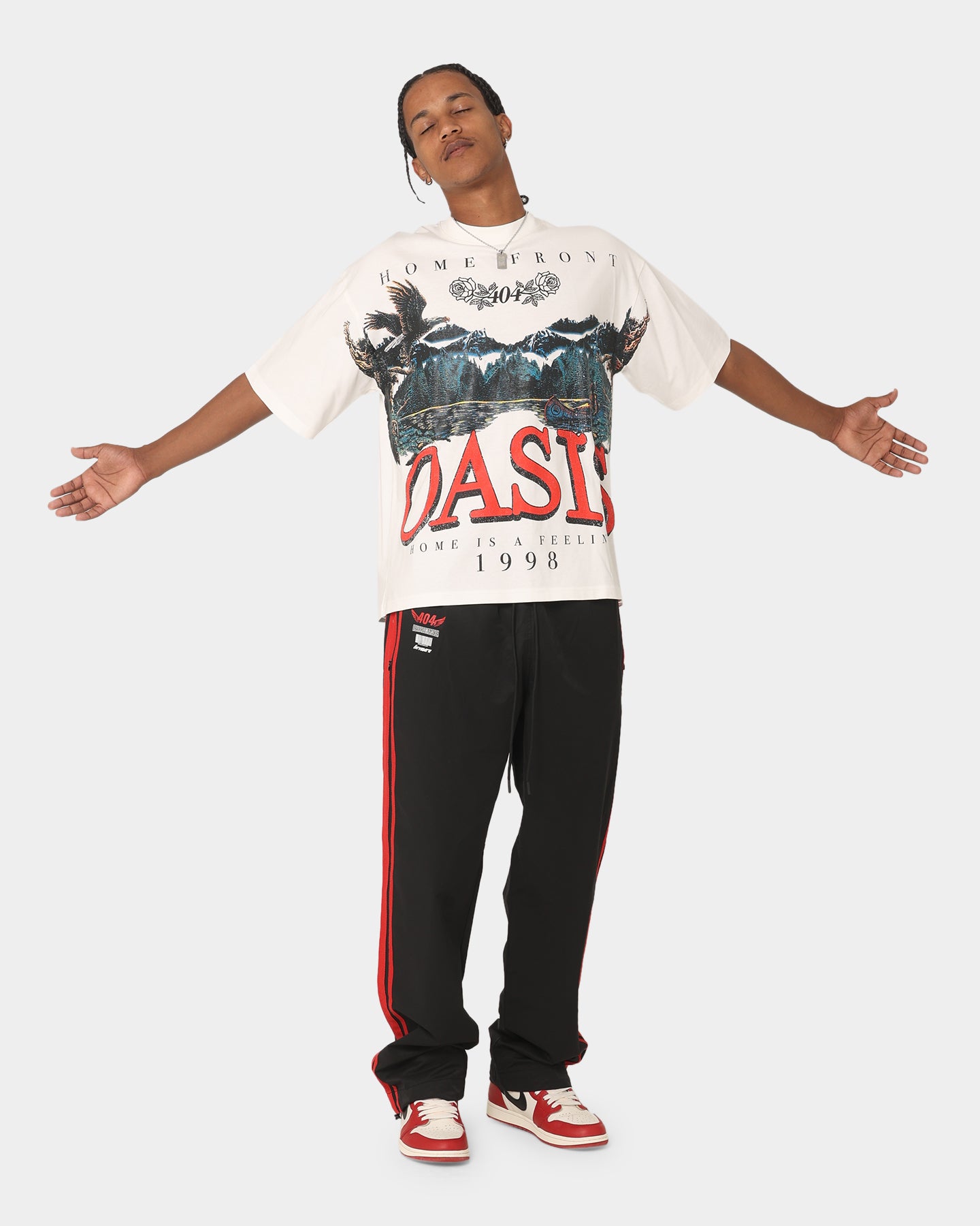 Vintage 404 Oasis Graphic T-Shirt - Soft Cotton Off-White Tee for Men & Women | Casual Streetwear, Retro Gaming Outfit, Music Festival Style