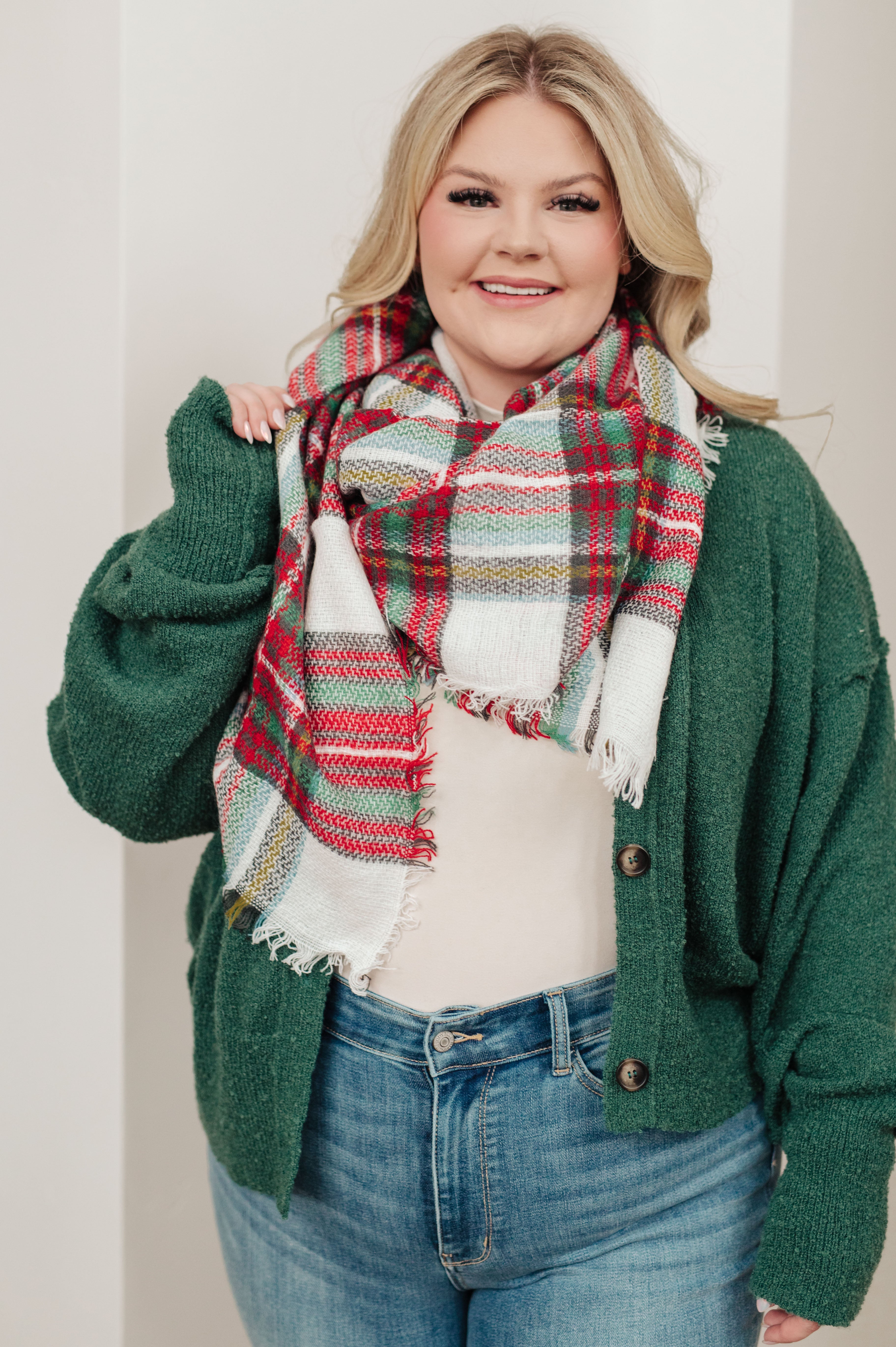 Warm Holiday Plaid Scarf for Women & Men - Soft Winter Fashion Accessory - Perfect for Christmas Gifts, Outdoor Activities & Cold Weather