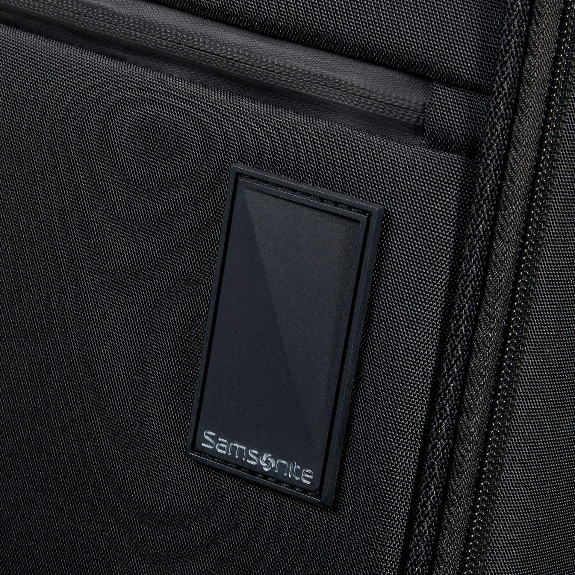Samsonite Vaycay Carry-On Luggage - Lightweight Spinner Suitcase for Travel | Perfect for Weekend Getaways & Business Trips