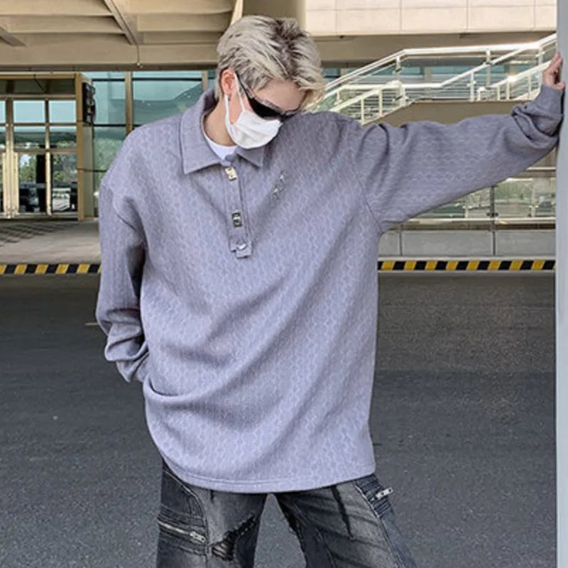 Stylish American Men's Loose Fit T-Shirt with Metal Pattern Design - Turn Down Collar Long Sleeve Casual Tee for Everyday Wear & Street Fashion | Model 9C6599