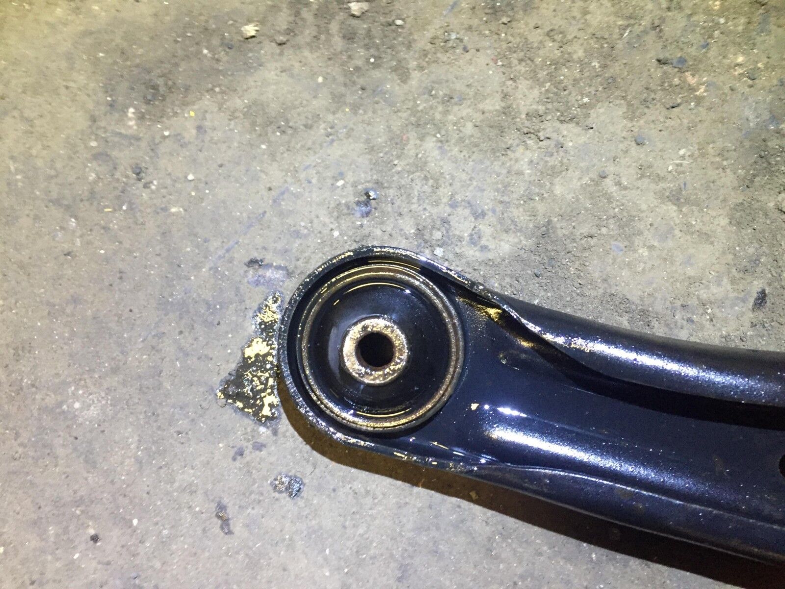 04 05 06 Scion XA Front Right Passenger Side Lower Control Arm Replacement - OEM Quality D18 - Perfect for Suspension Repair & Car Maintenance
